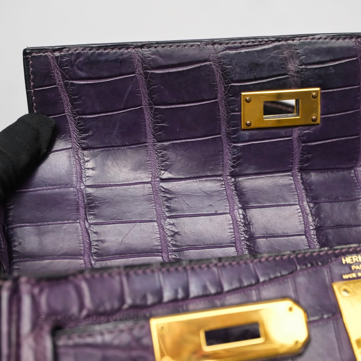 Hermès Kelly 28 Purple Crocodile Gold Hardware