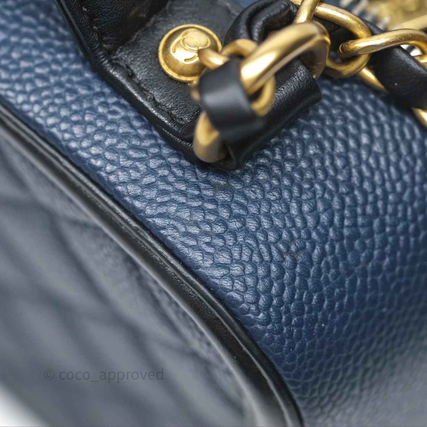 Chanel Quilted Medium CC Filigree Vanity Case Dark Navy Caviar Gold Hardware