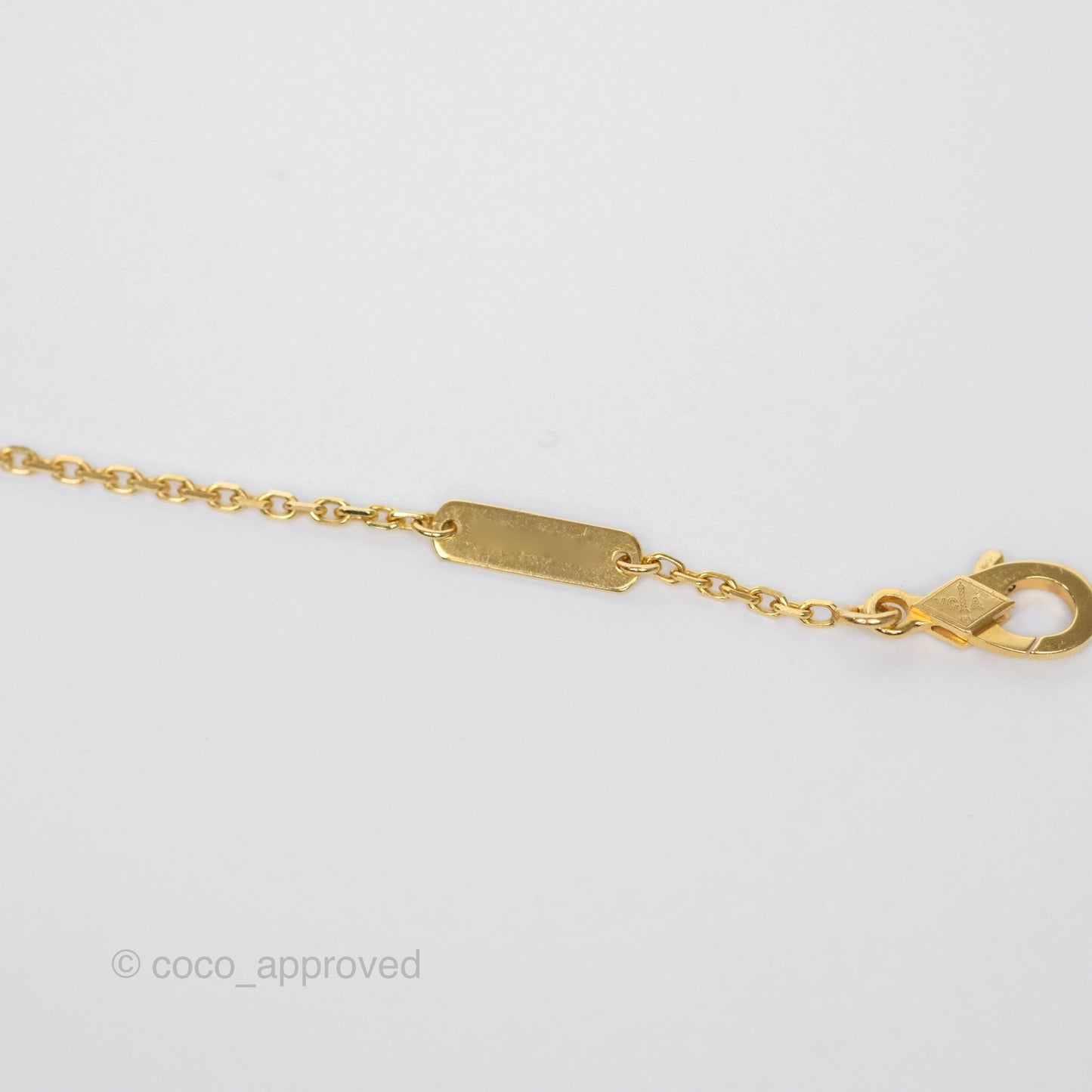 Van Cleef & Arpels Vintage Alhambra Pendant Tiger's Eye Yellow Gold