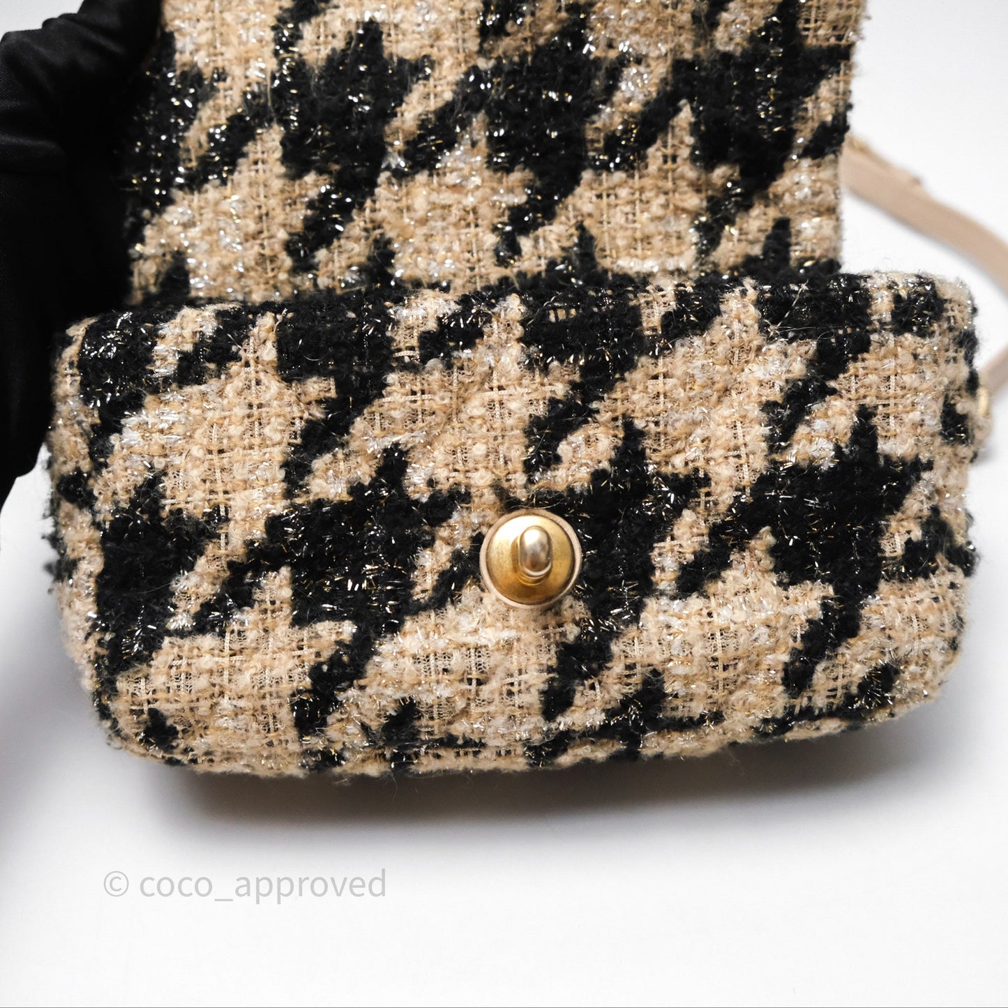 Chanel 19 Waist Bag Tweed Houndstooth Black Beige Mixed Hardware 19K
