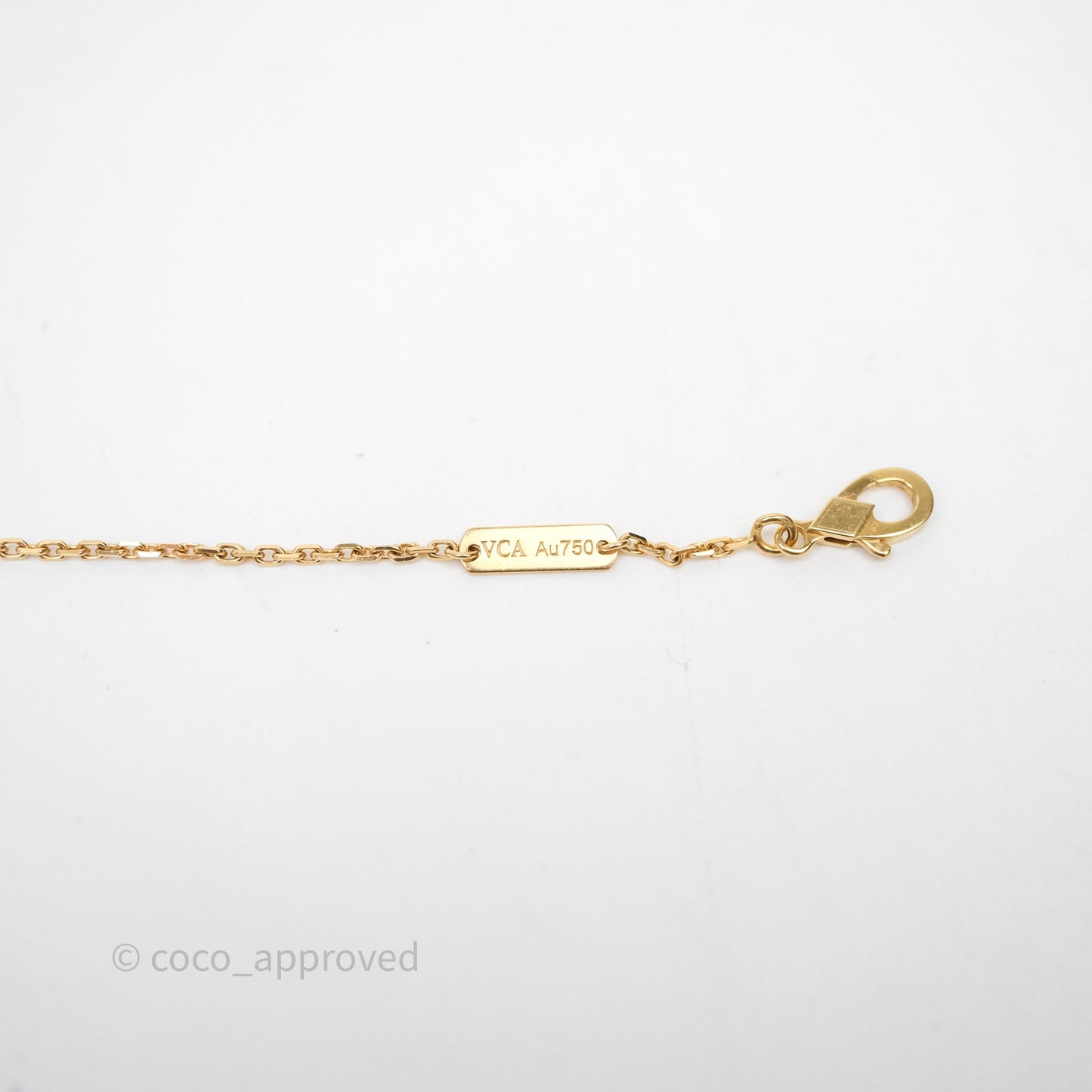 Van Cleef & Arpels Vintage Alhambra Pendant White Mother-of-pearl Necklace Yellow Gold