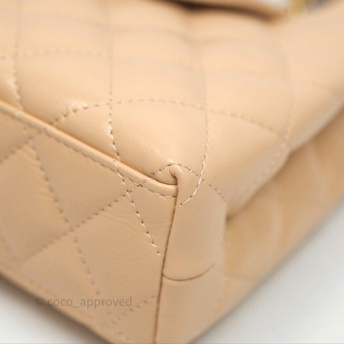 Chanel Kelly Bag Quilted Light Beige Shiny Crumpled Calfskin Aged Gold Hardware