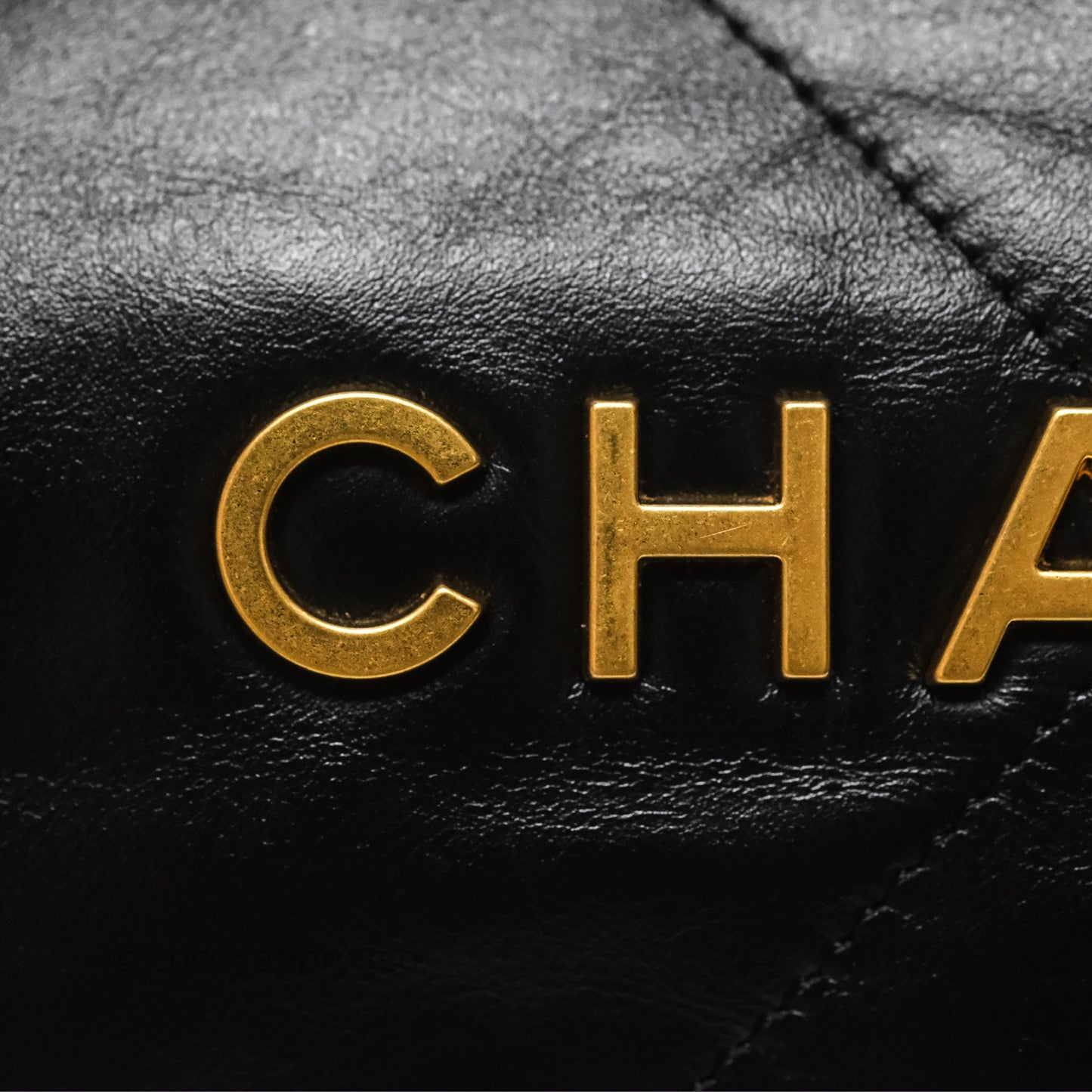 Chanel 22 Bag Medium Black Crumpled Calfskin Aged Gold Hardware