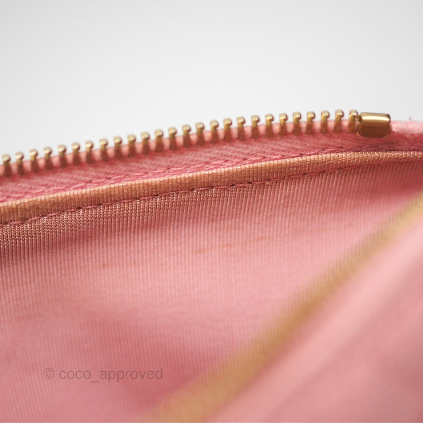 Chanel Vintage CC Quilted Shoulder Bag Pink Caviar Gold Hardware