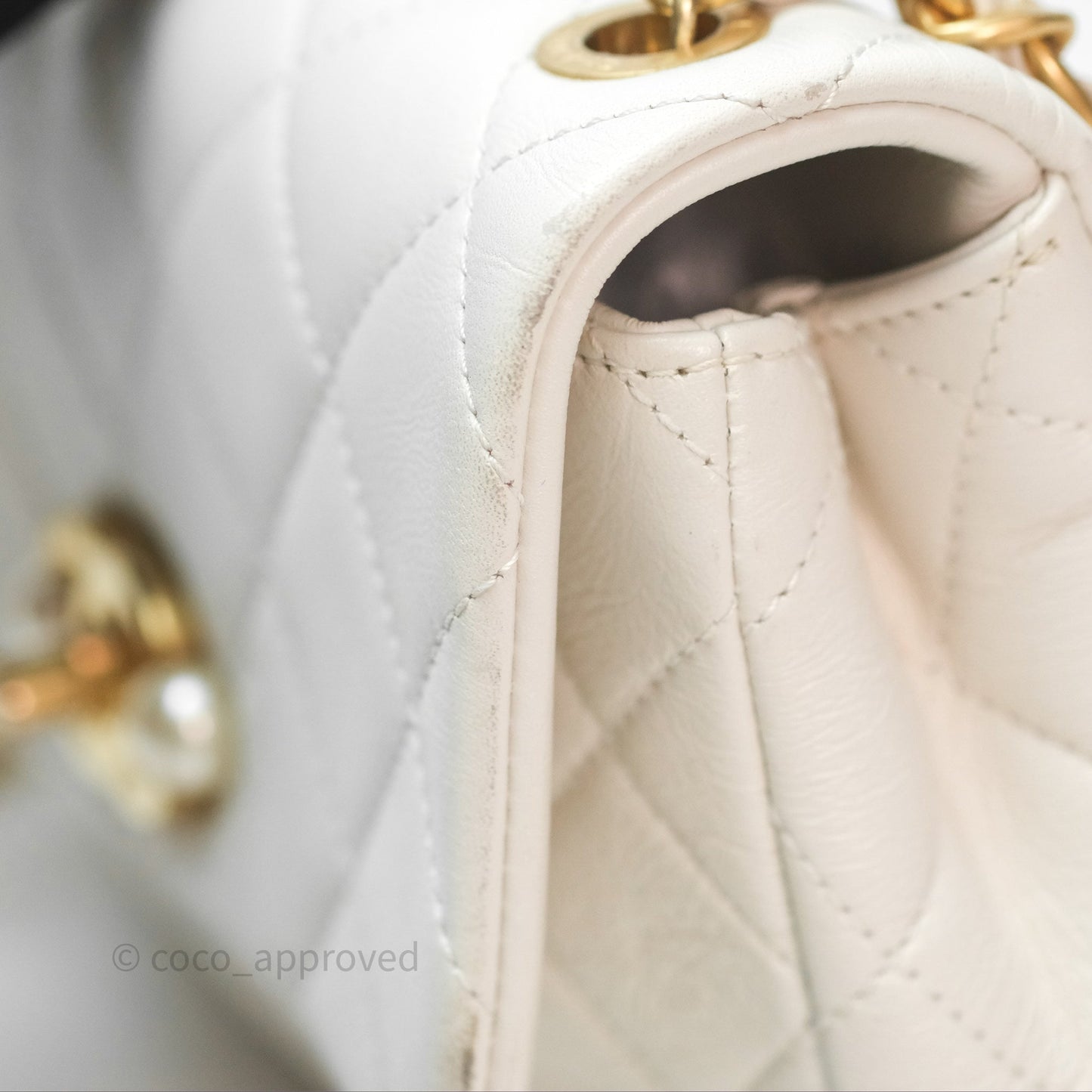 Chanel Quilted Pearl Flap Bag White Shiny Crumpled Calfskin Aged Gold Hardware 22C