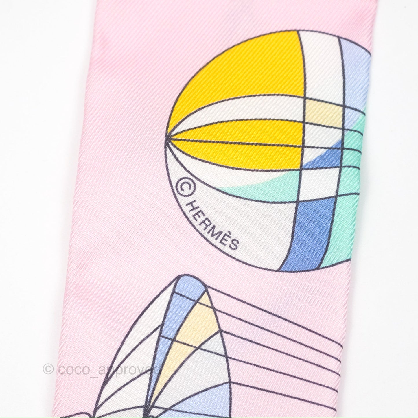 Hermès Les Folies Du Ciel Silk Twilly