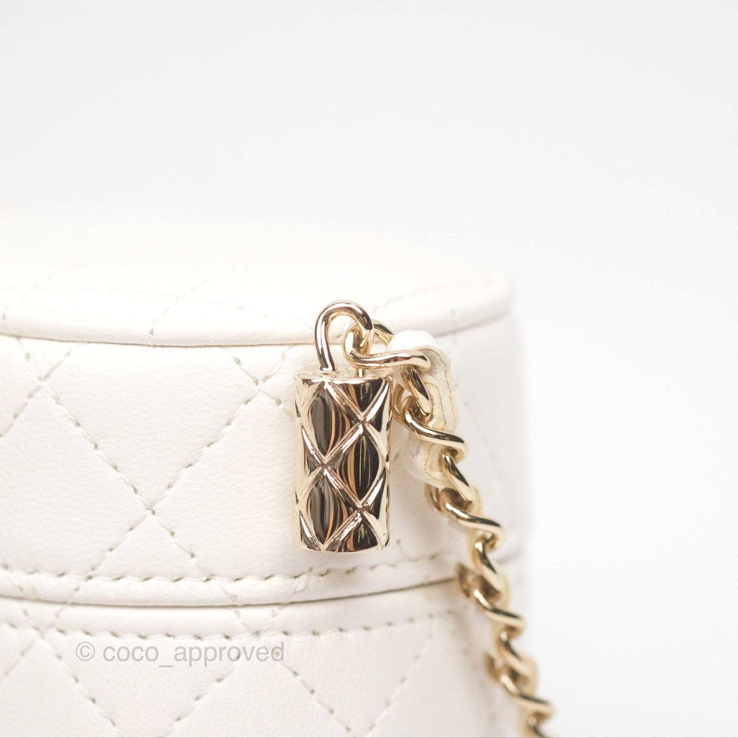 Chanel Quilted Round Vanity Clutch With Chain Lambskin White Gold Hardware