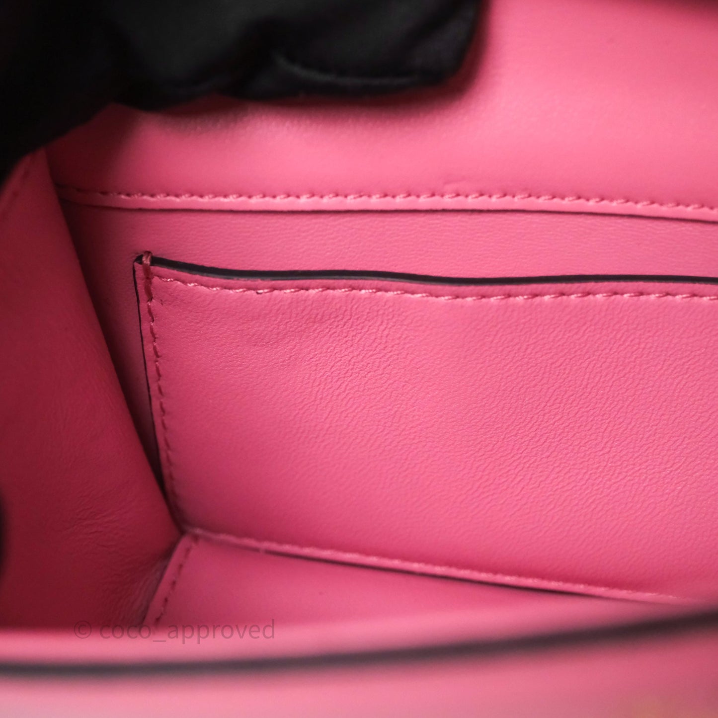 Valentino Garavani Locò Small Shoulder Bag Pink Calfskin Gold Hardware