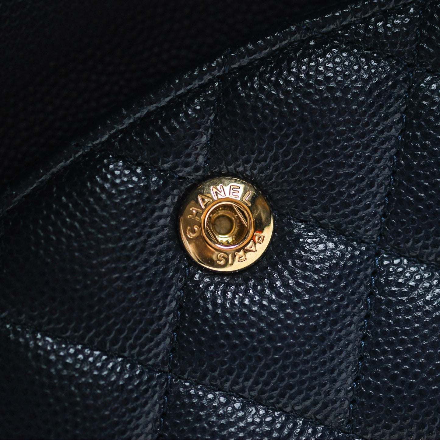 Chanel Classic M/L Medium Flap Quilted Navy Caviar Gold Hardware 21S