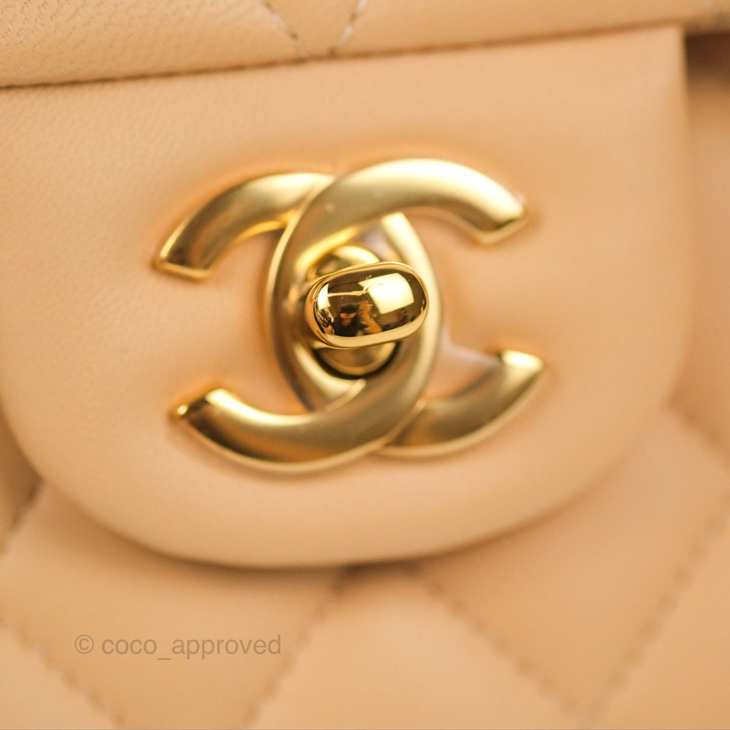 Chanel Classic M/L Medium Flap Quilted Beige Lambskin Gold Hardware