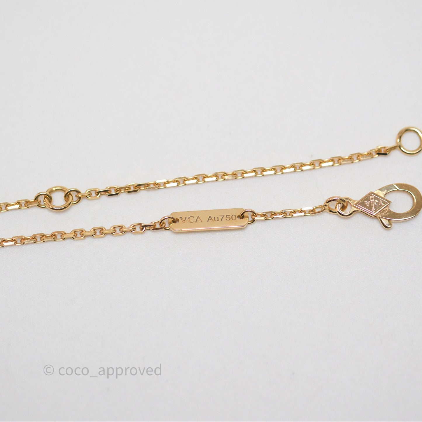 Van Cleef & Arpels Vintage Alhambra Pendant 18K Yellow Gold Guilloche