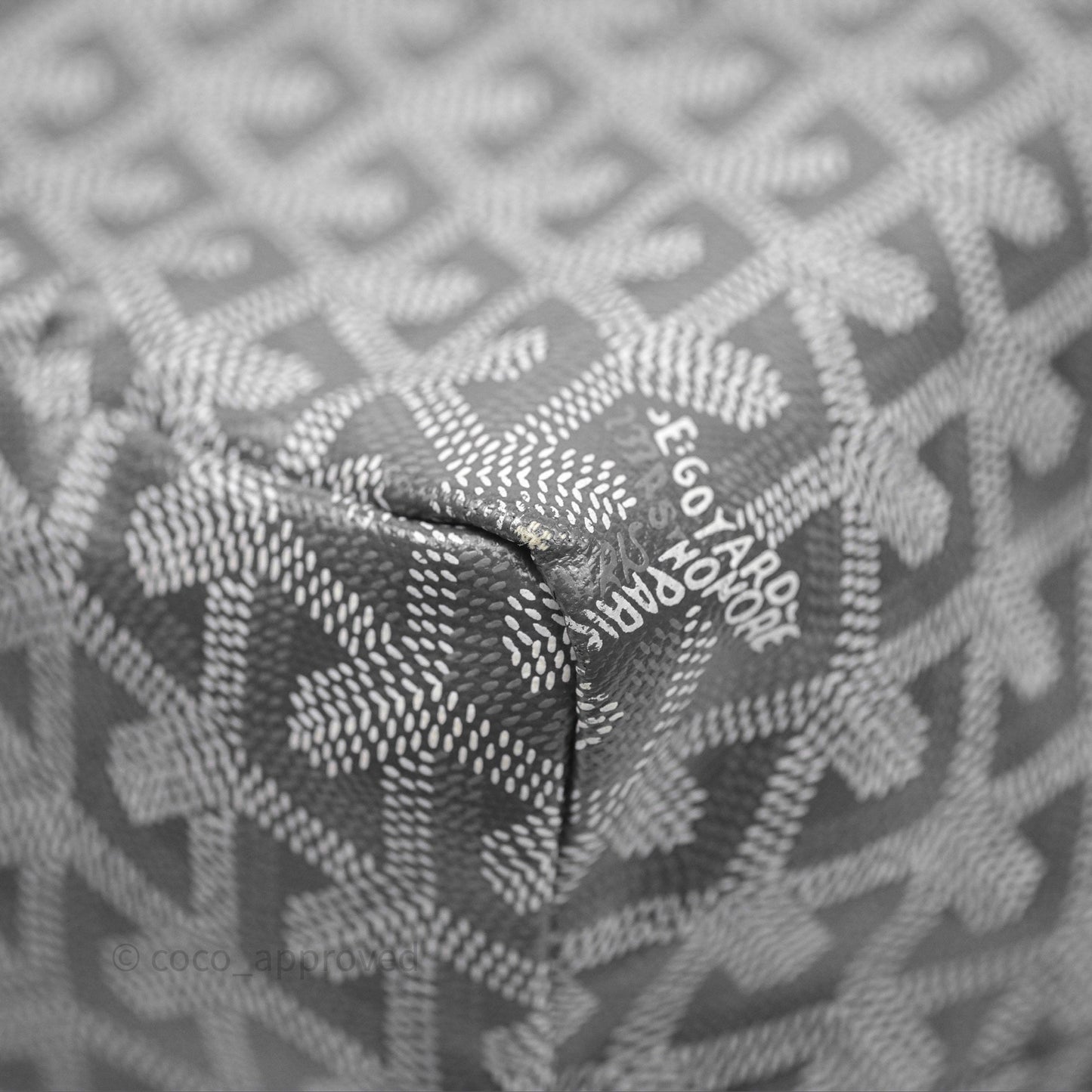Goyard St Louis Tote PM ⁣⁣⁣⁣⁣⁣⁣⁣⁣⁣⁣⁣⁣⁣⁣⁣⁣⁣⁣⁣Grey
