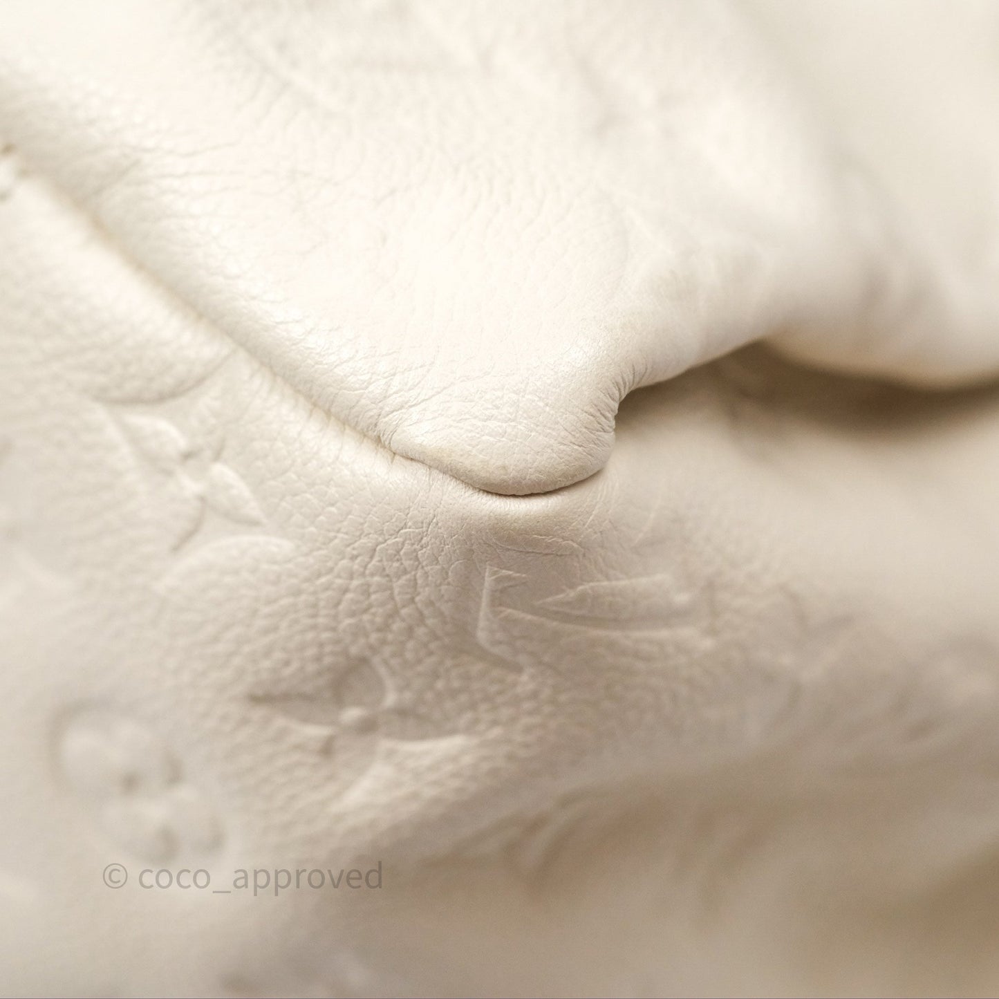 Louis Vuitton Artsy Monogram Empreinte MM Ivory