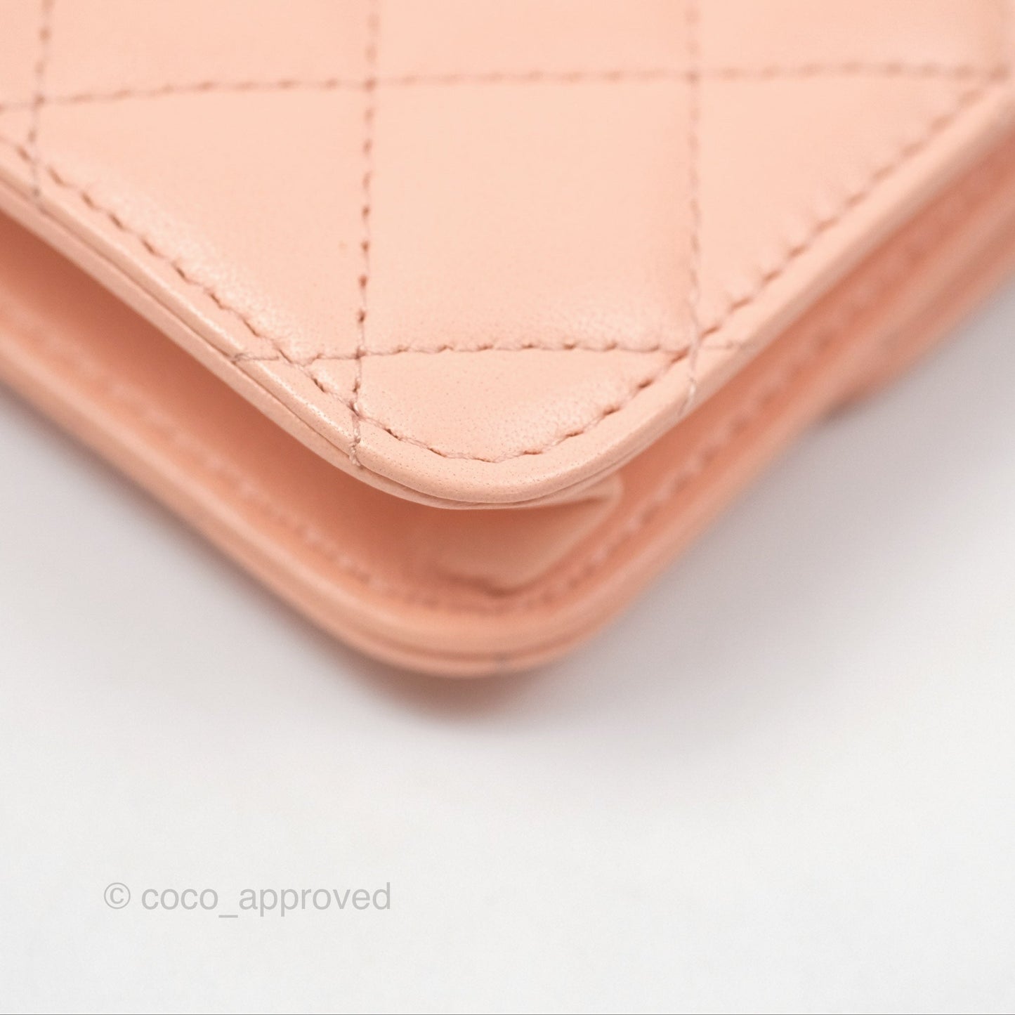 Chanel Pearl Crush Card Holder Pink Beige Lambskin Aged Gold Hardware