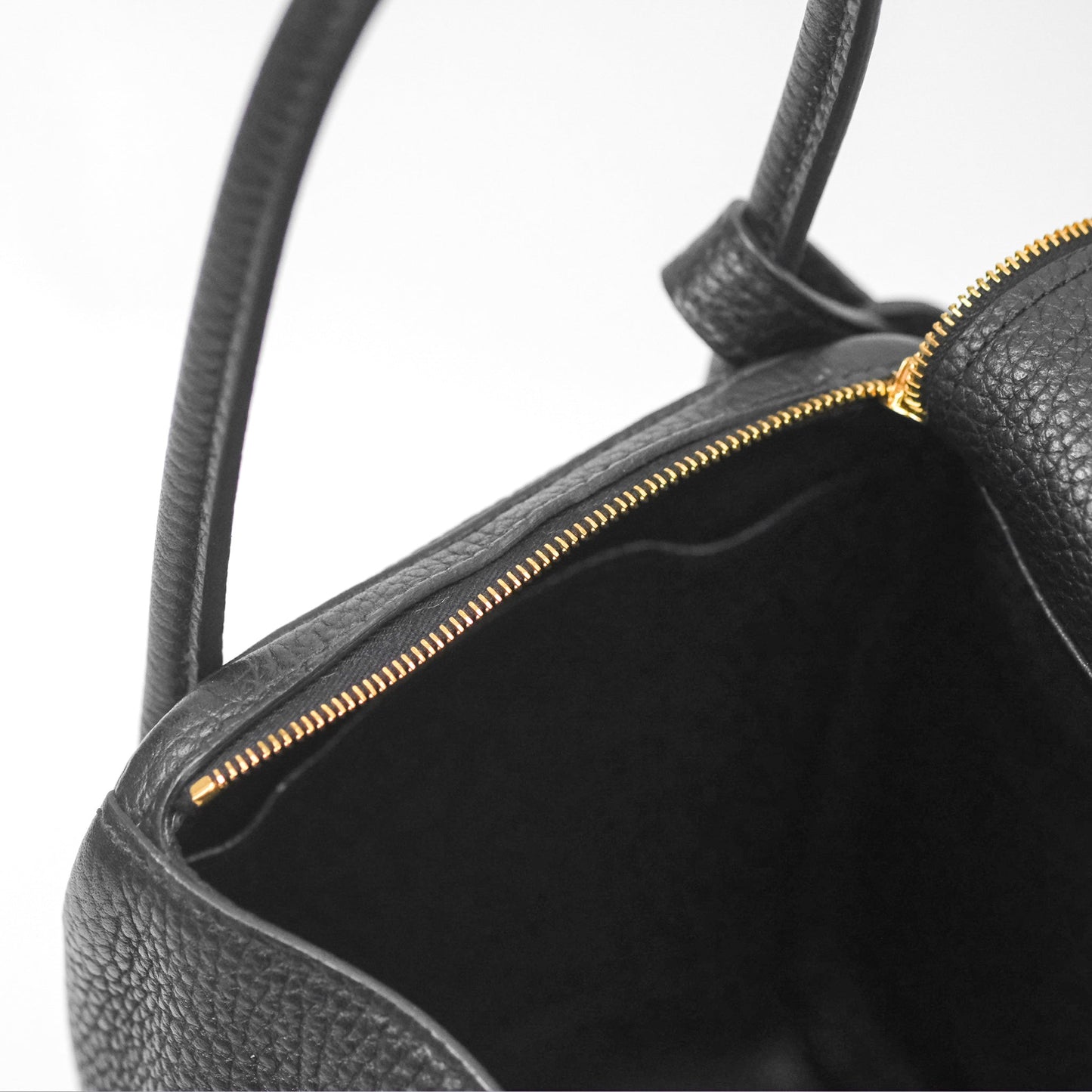 Hermès Lindy 26 Black Clemence Gold Hardware