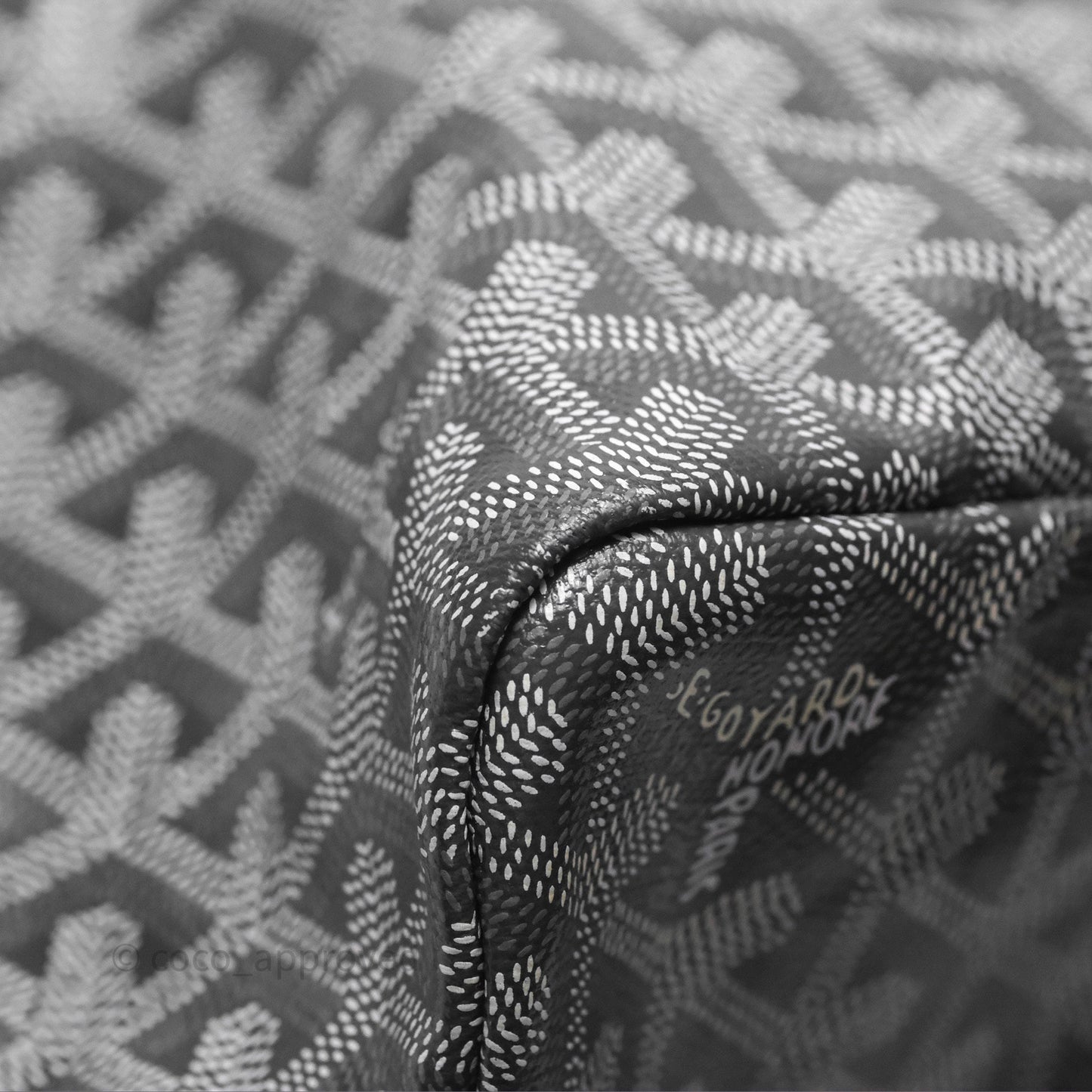 Goyard St Louis Tote PM ⁣⁣⁣⁣⁣⁣⁣⁣⁣⁣⁣⁣⁣⁣⁣⁣⁣⁣⁣⁣Grey