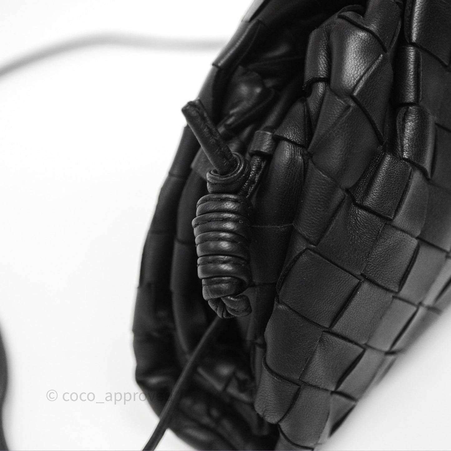 Bottega Veneta Mini Pouch Black Intrecciato Calfskin