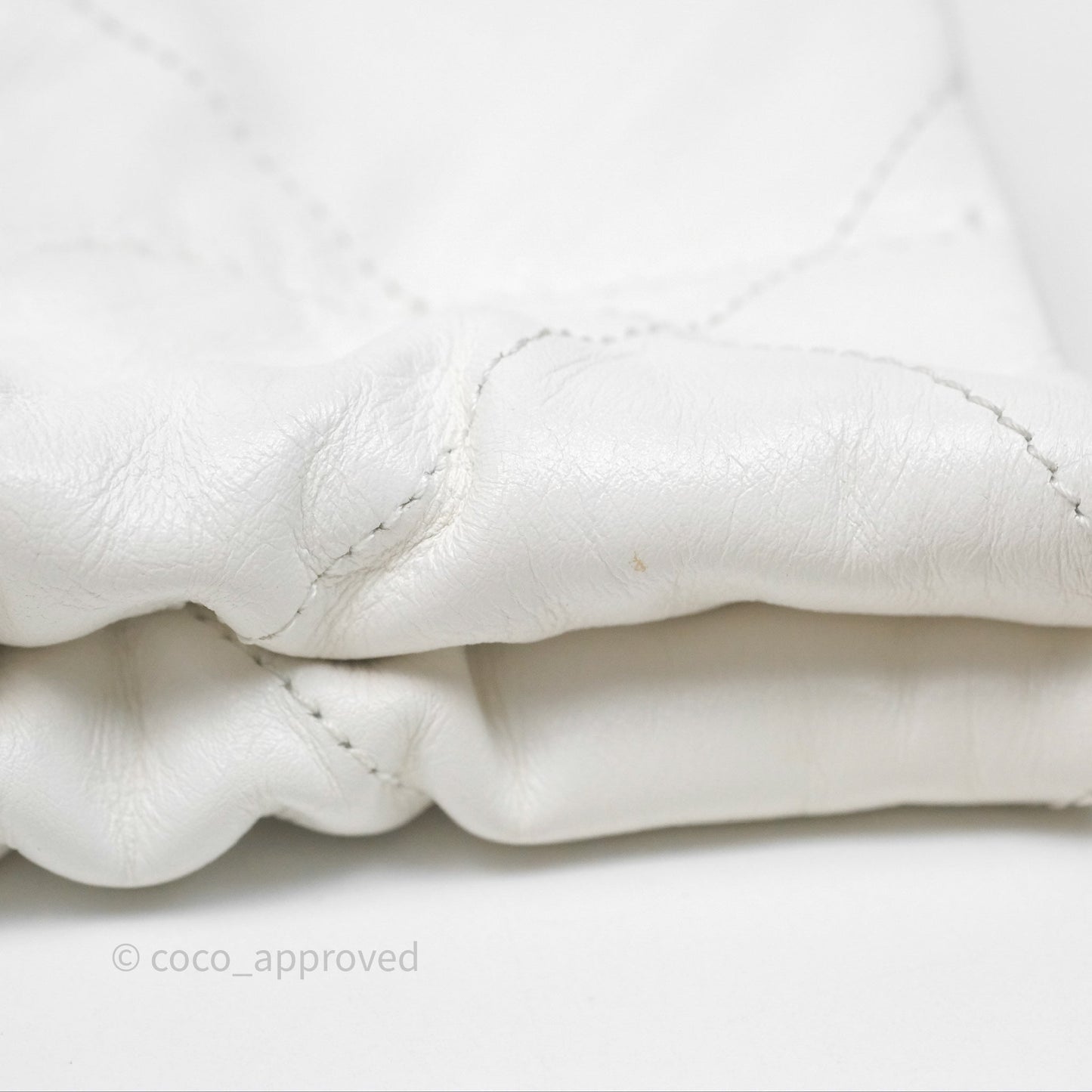 Chanel 22 Small White Shiny Calfskin Aged Gold Hardware