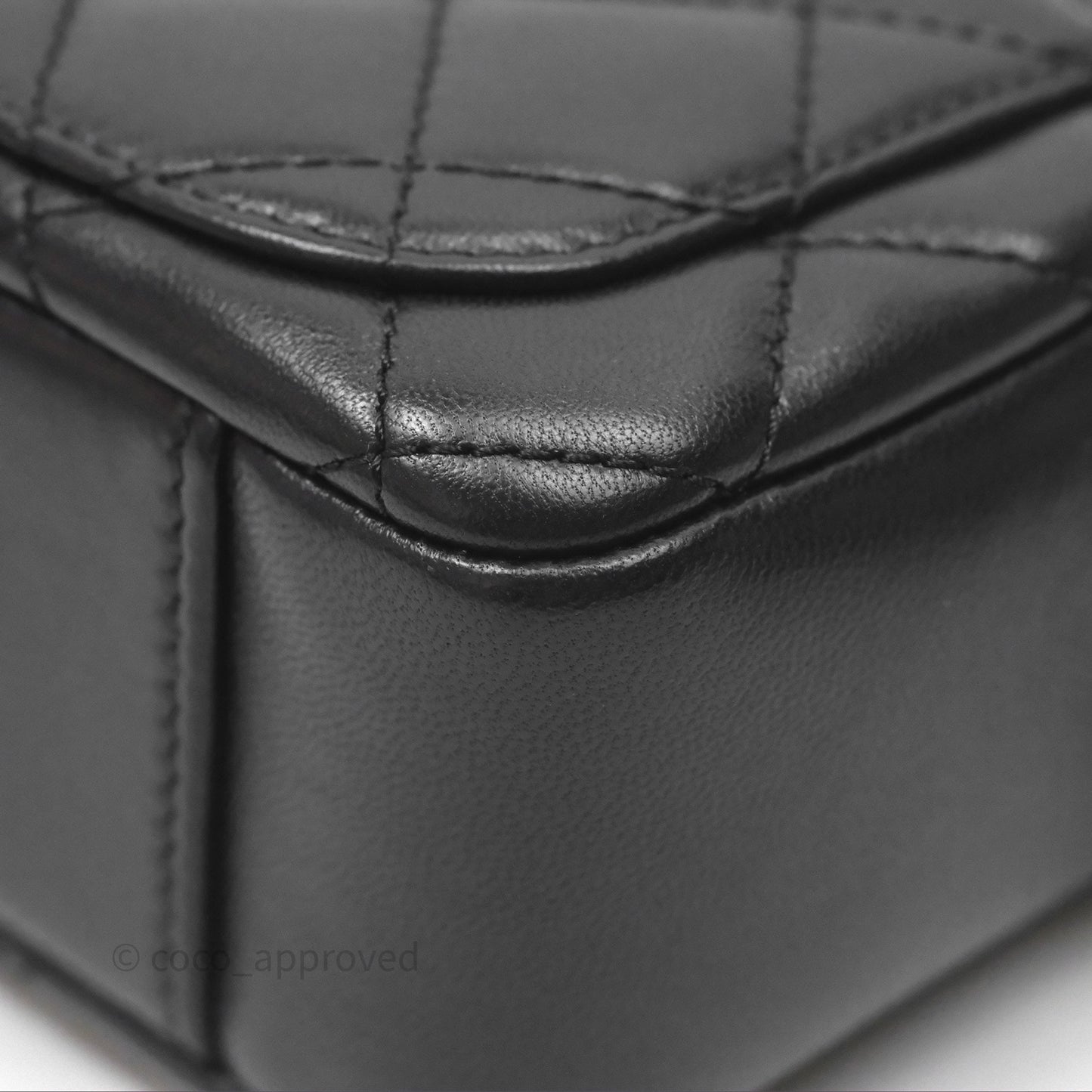 Chanel Quilted CC Pearl Crush Camera Case Black Lambskin Gold Hardware