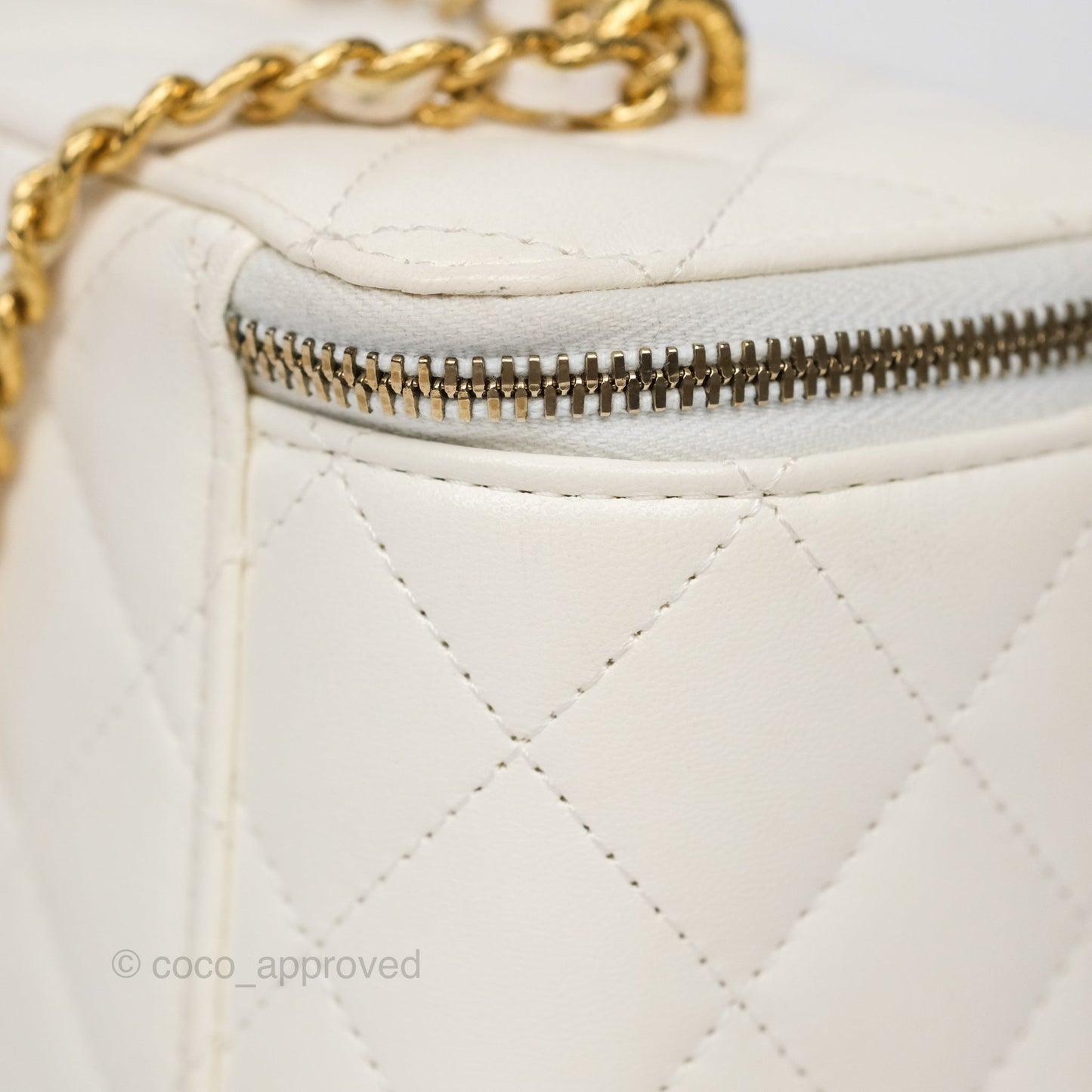 Chanel Vanity with Double Chain White Shiny Lambskin 23C