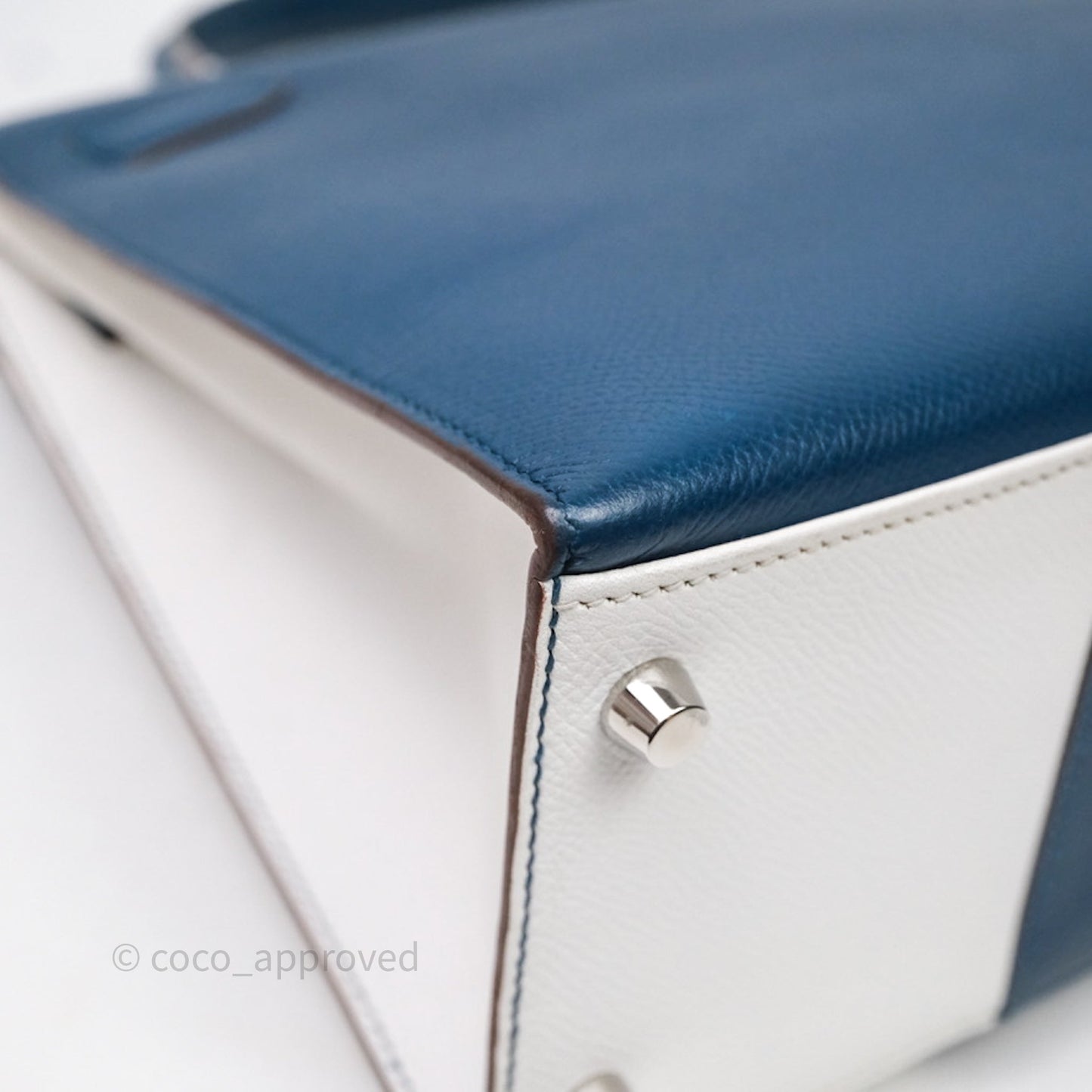 Hermès Kelly 32 Sellier Bleu Thalassa 7A/ White Epsom Palladium Hardware