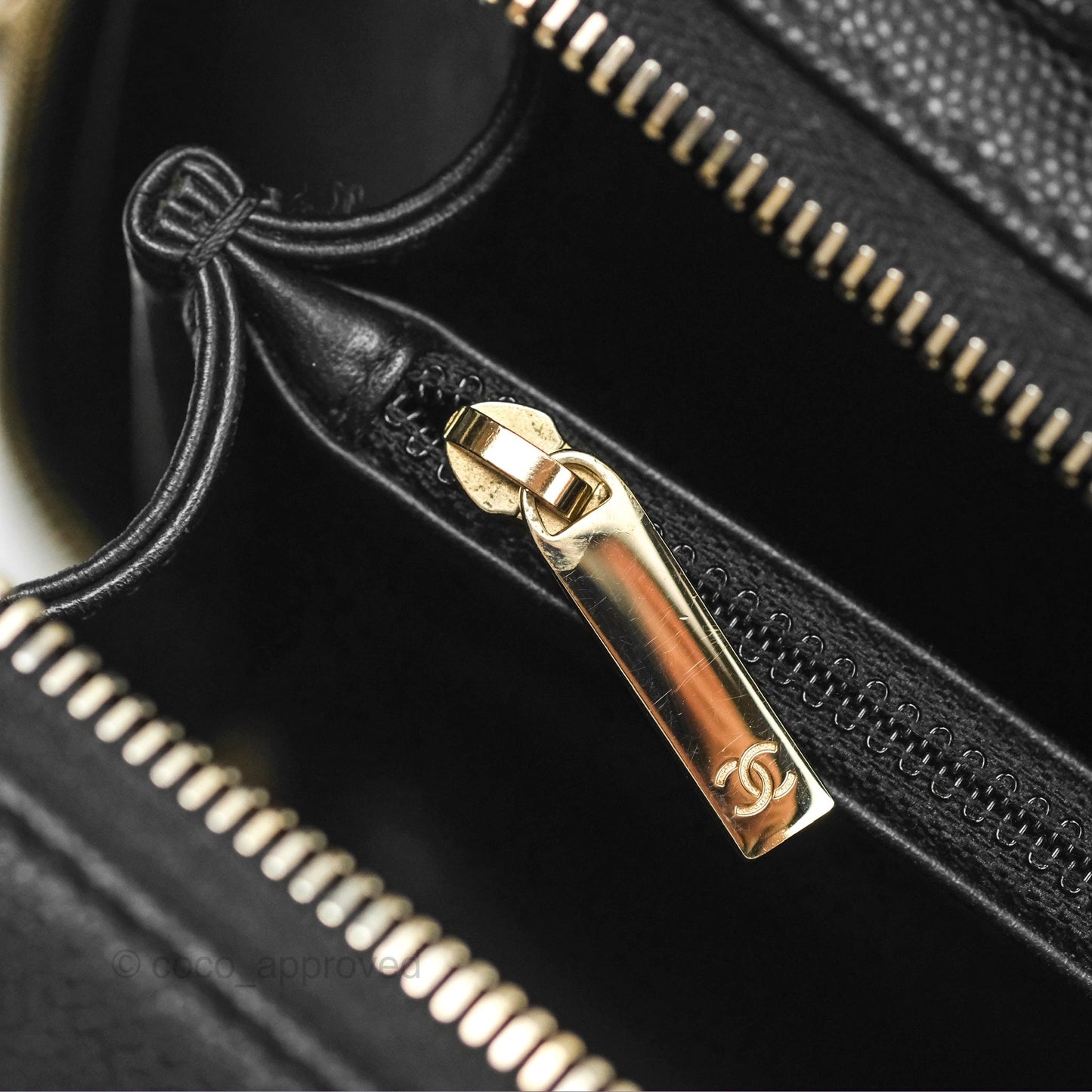 Chanel Quilted Medium CC Filigree Vanity Case Black Caviar Gold Hardware
