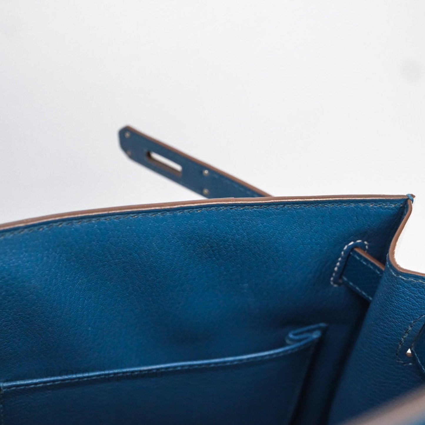 Hermès Kelly 32 Sellier Bleu Thalassa 7A/ White Epsom Palladium Hardware