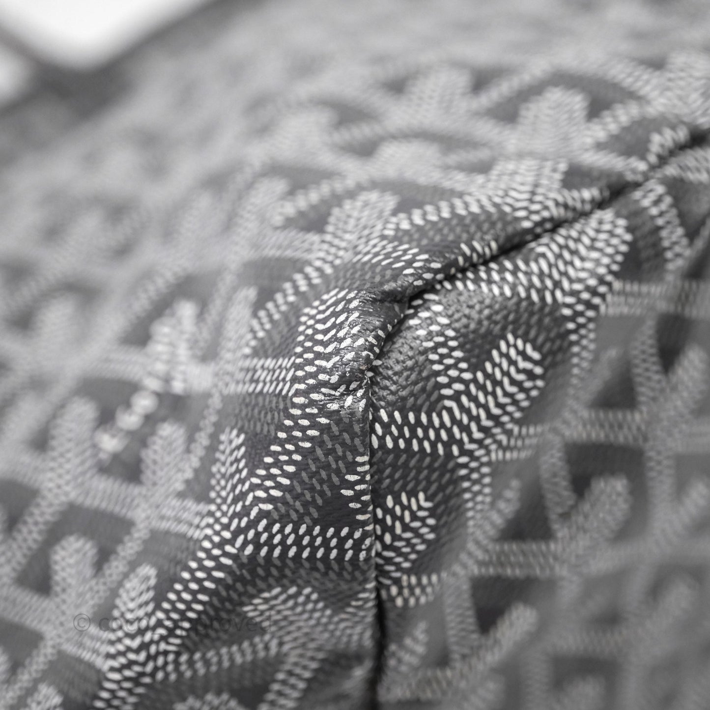Goyard St Louis Tote PM ⁣⁣⁣⁣⁣⁣⁣⁣⁣⁣⁣⁣⁣⁣⁣⁣⁣⁣⁣⁣Grey