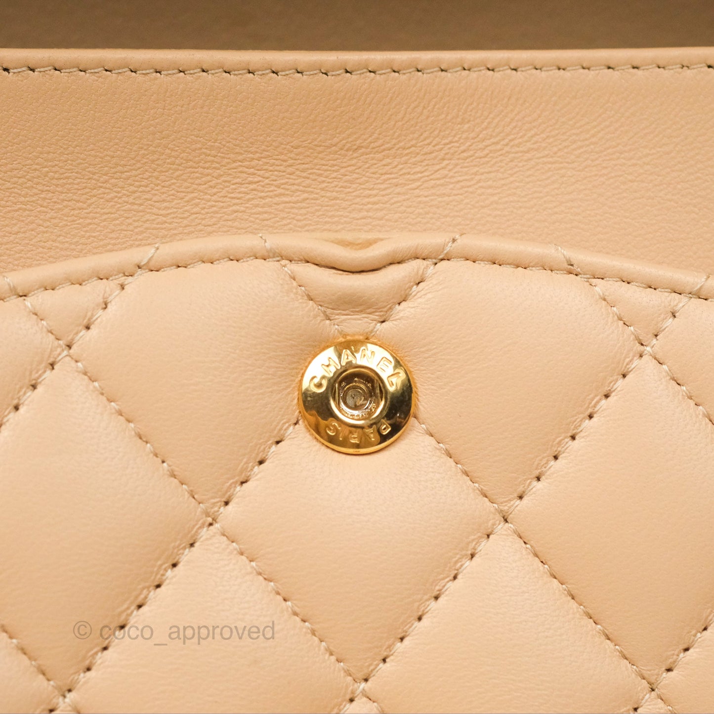 Chanel Classic M/L Medium Flap Quilted Beige Lambskin Gold Hardware