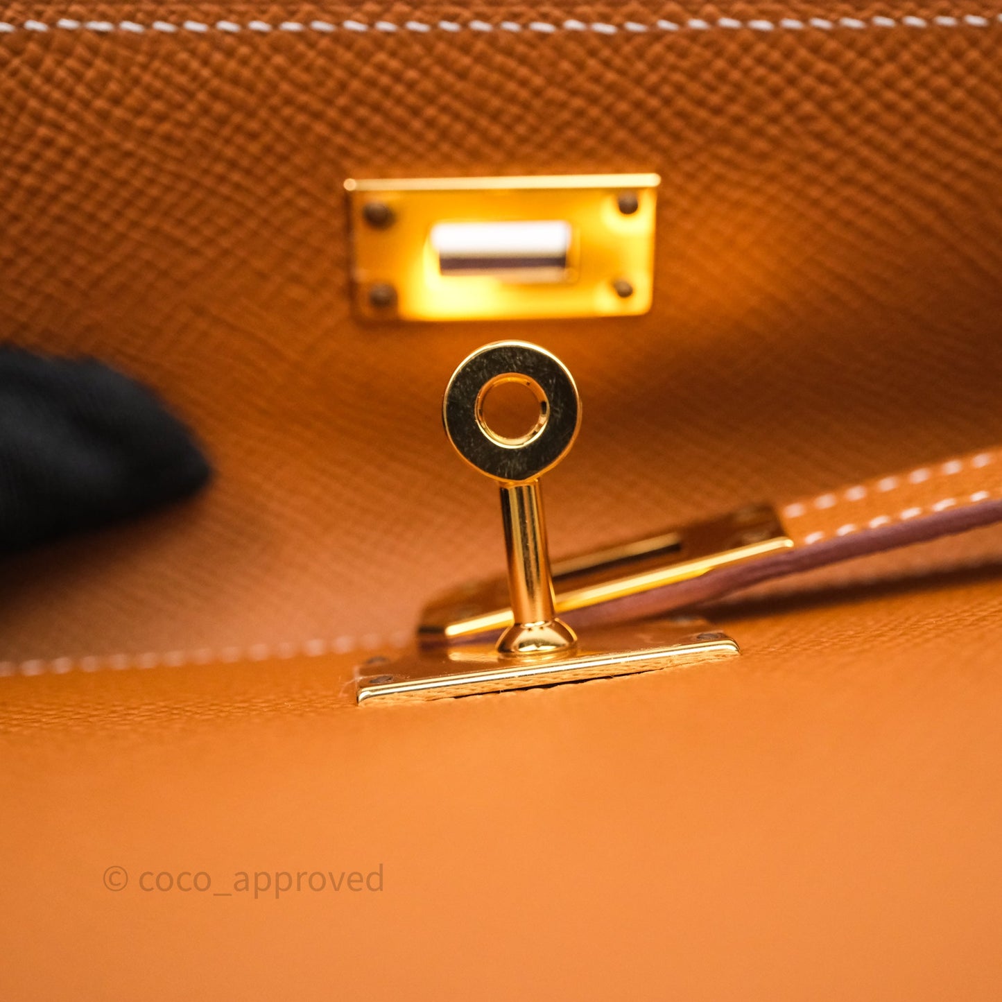 Hermès Kelly To Go Wallet Gold 37 Epsom Gold Hardware