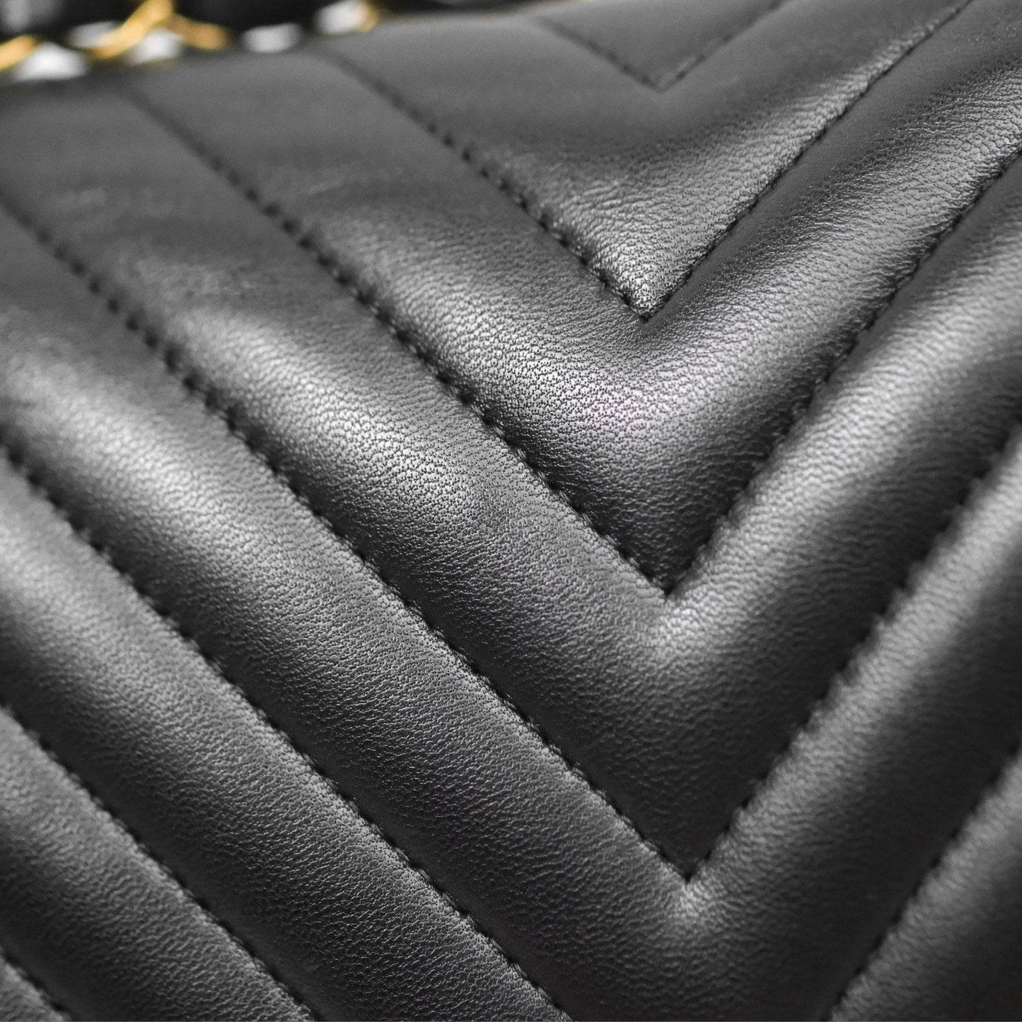 Chanel Classic M/L Medium Flap Chevron Black Lambskin Gold Hardware