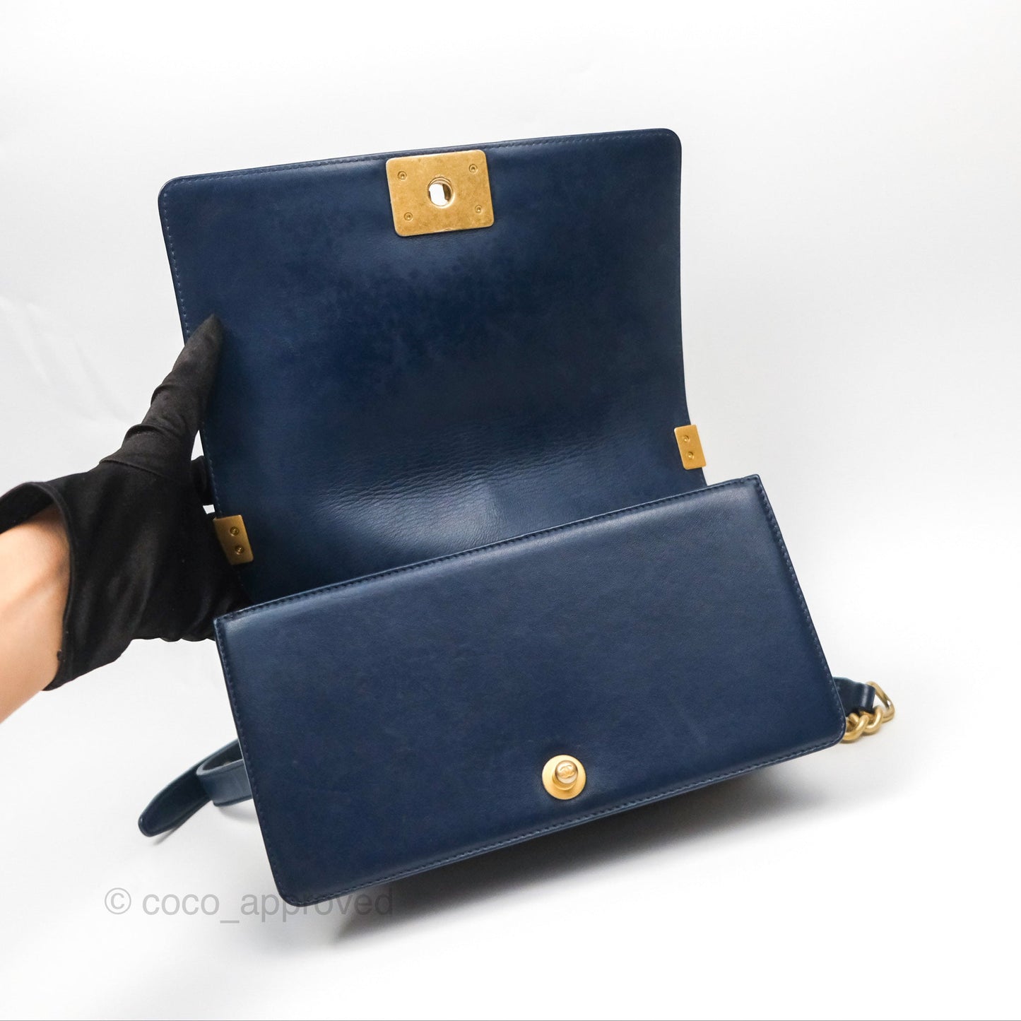 Chanel Medium Boy Chevron Navy Calfskin Aged Gold Hardware