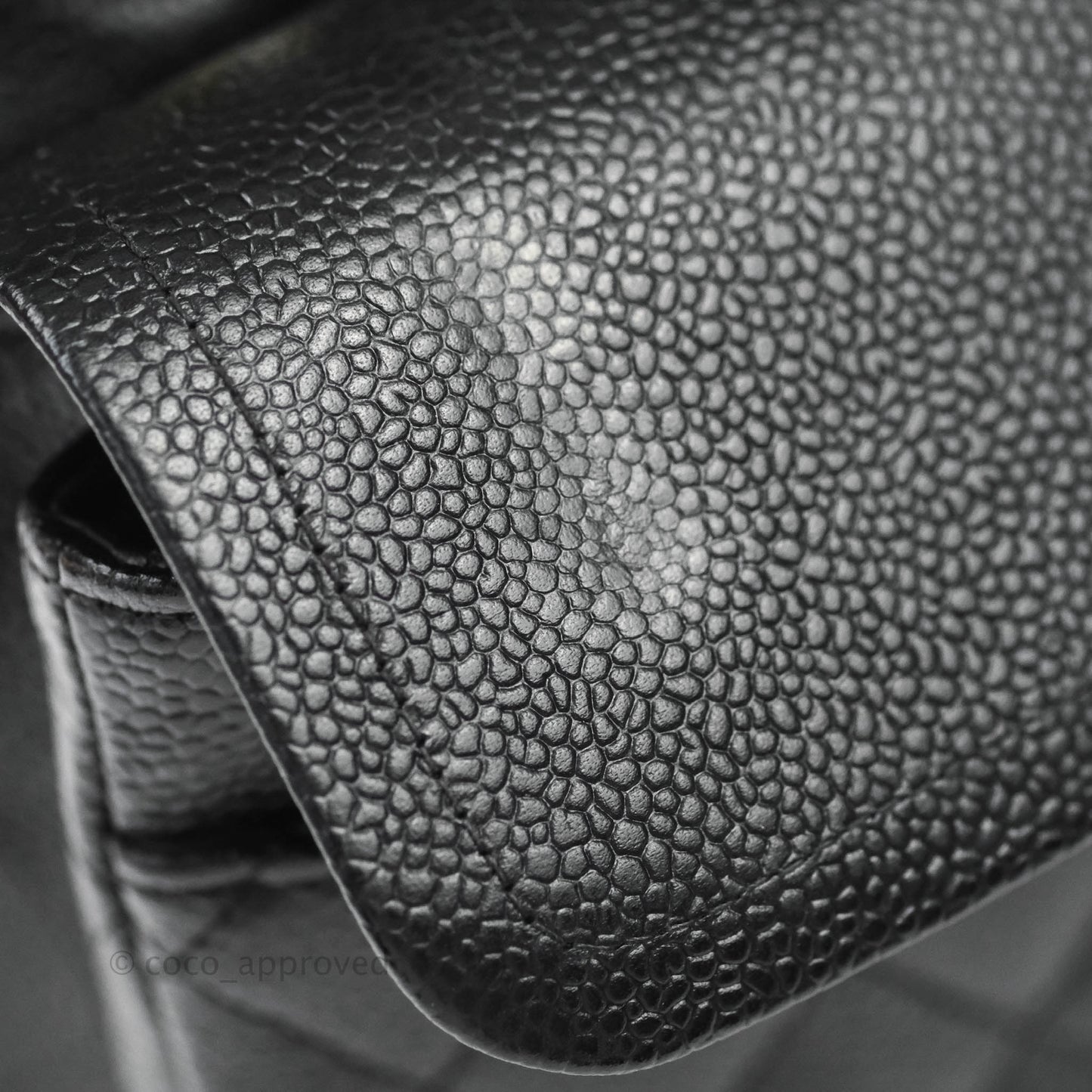 Chanel Quilted M/L Medium Double Flap Black Caviar Gold Hardware