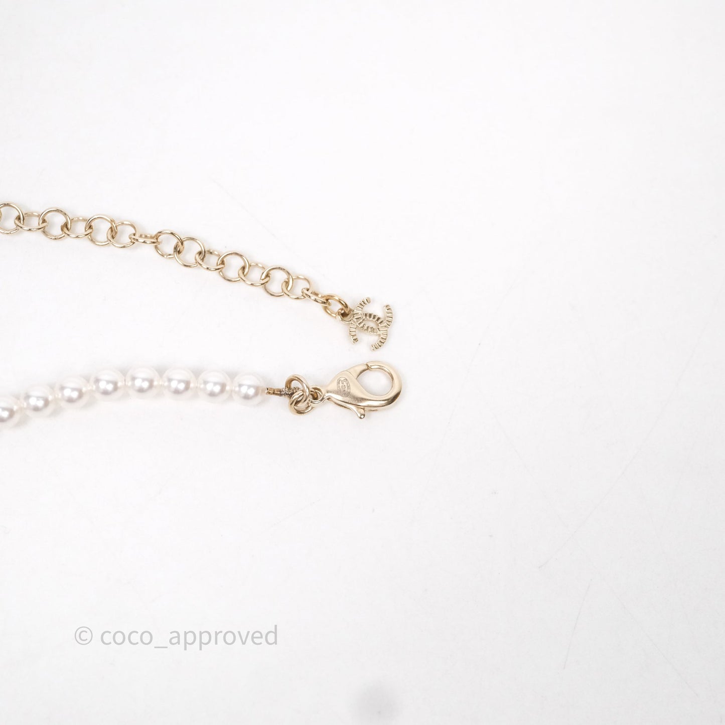 Chanel Ribbon Black Leather Pearl Chain Choker Gold Tone 22S