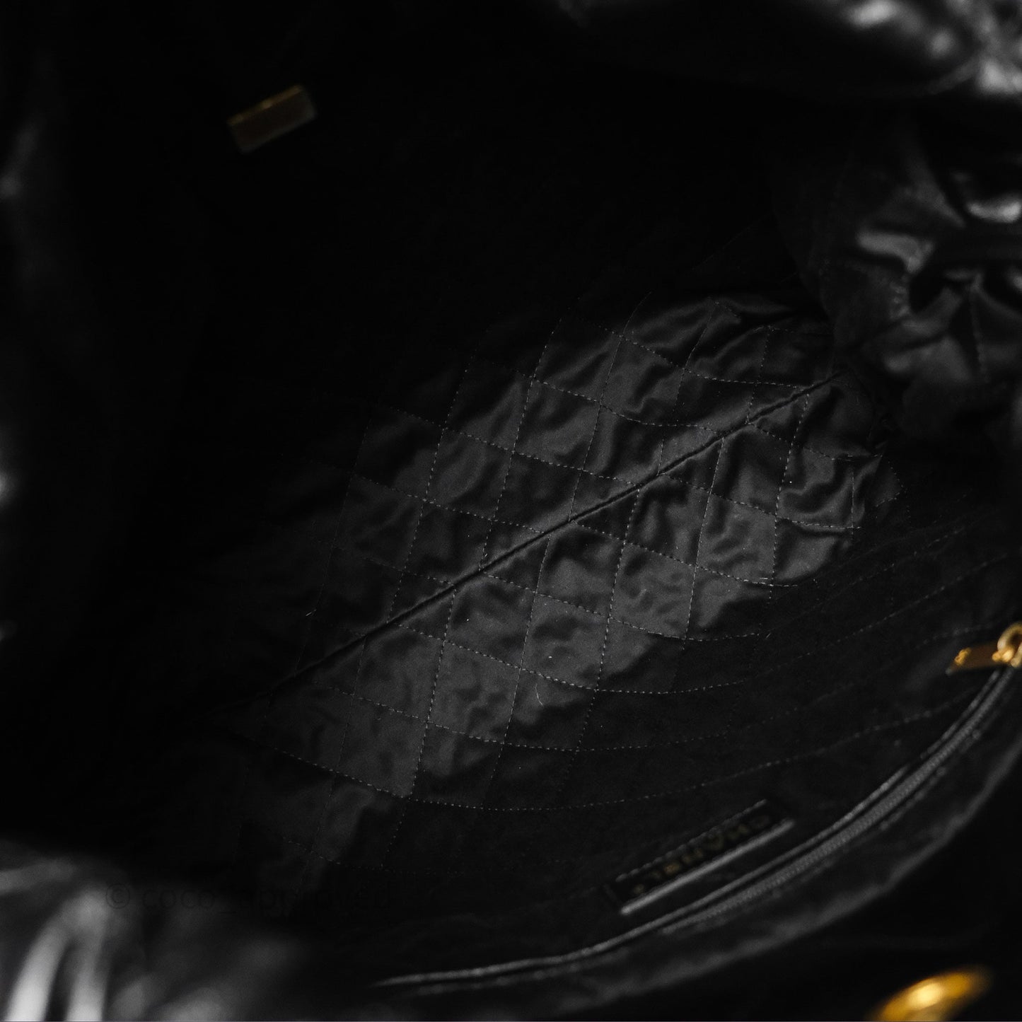 Chanel 22 Bag Medium Black Crumpled Calfskin Aged Gold Hardware