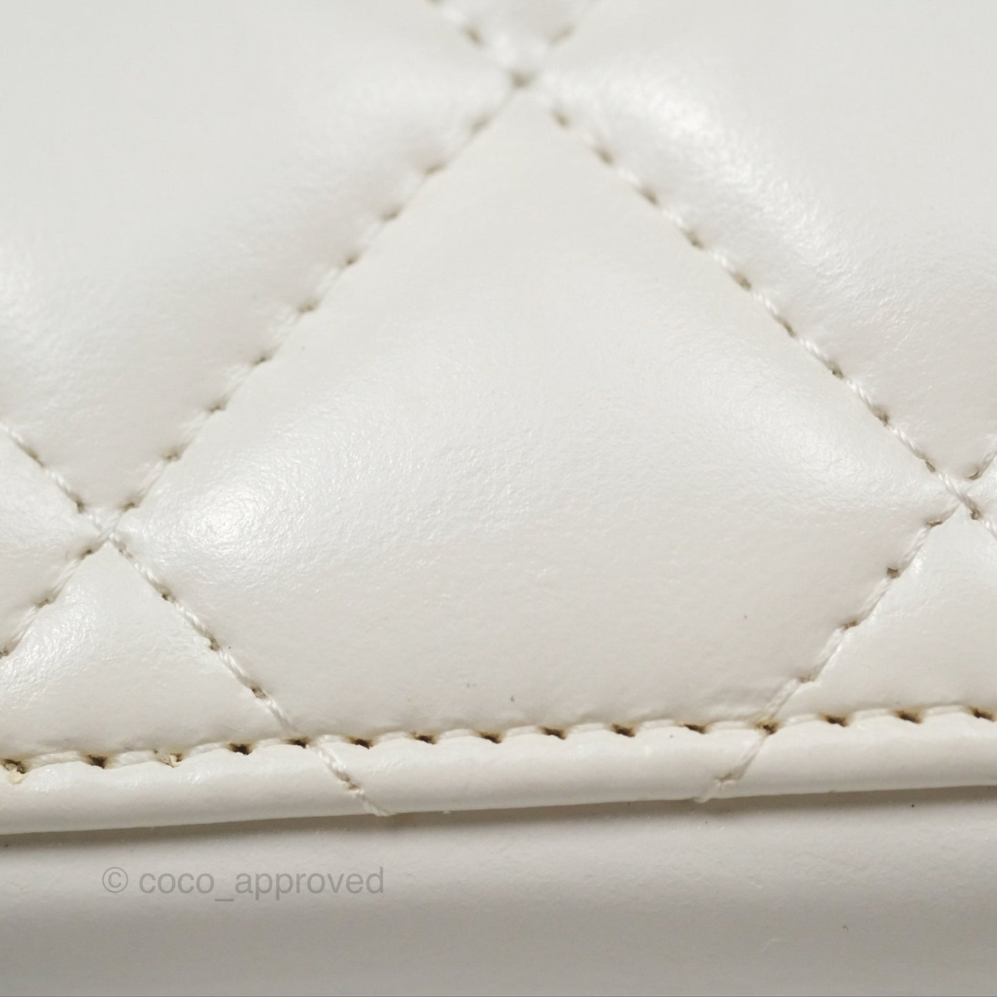Chanel Top Handle Quilted Vanity Case White Shiny Lambskin Good Hardware
