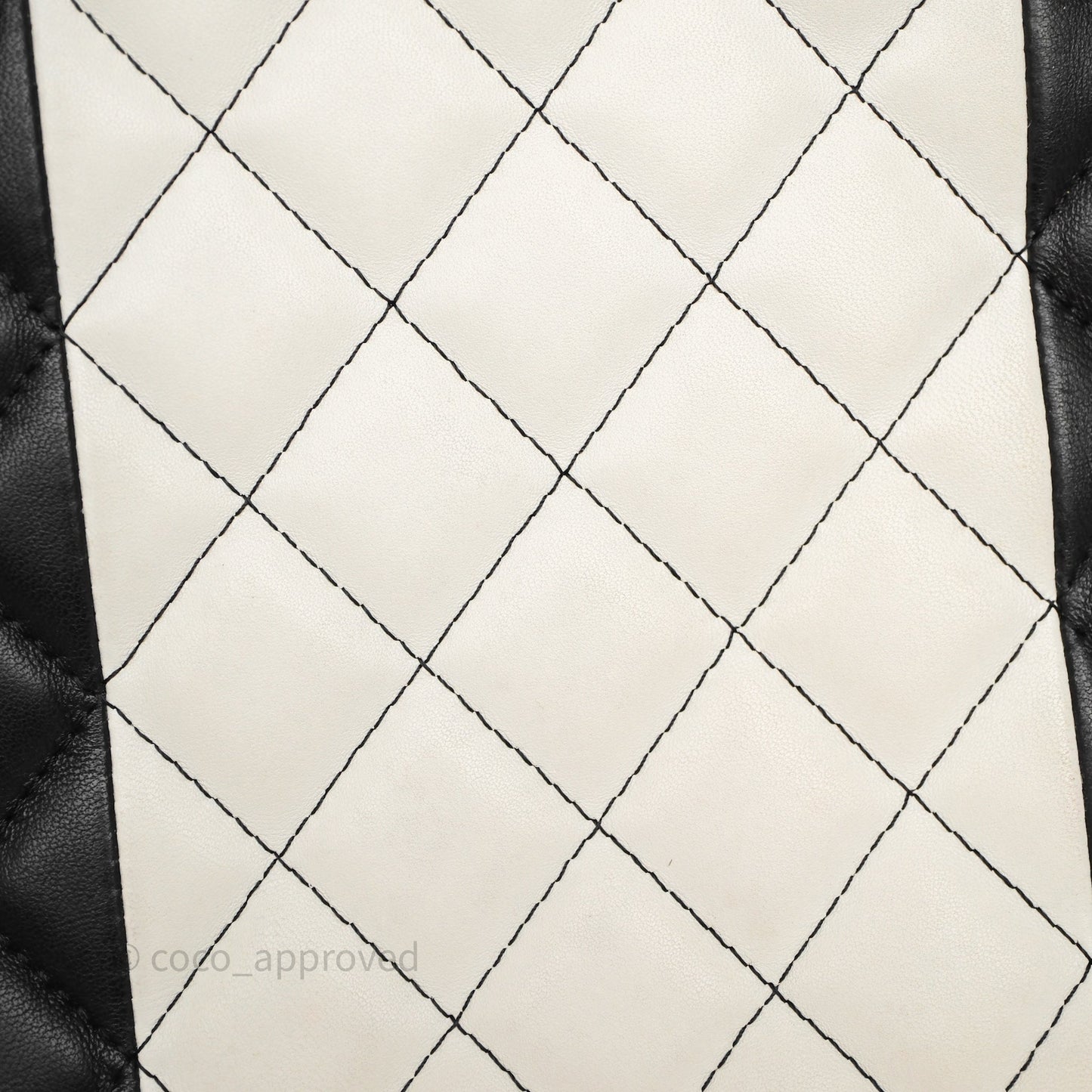 Chanel Classic Zipper O Case Black/ White Gold Hardware