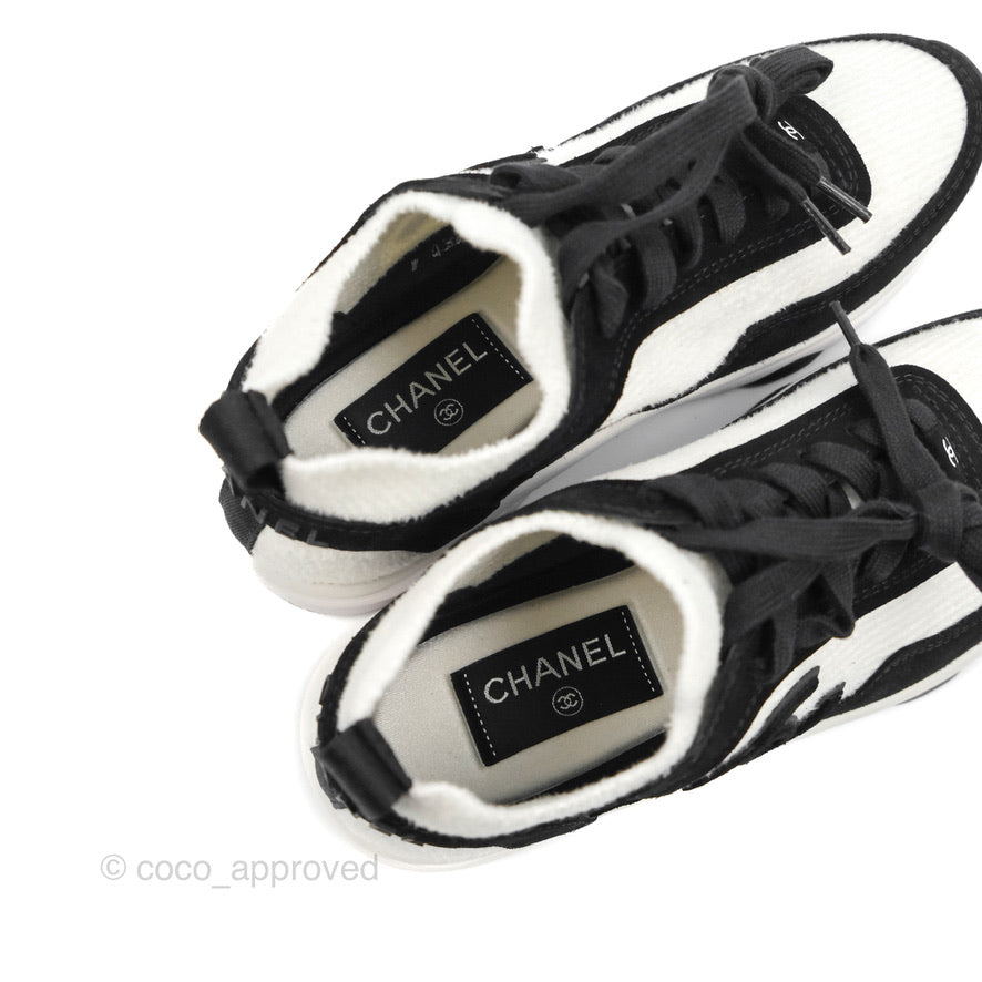 Chanel Low Top Trainer CC White Black Sneakers Size 35