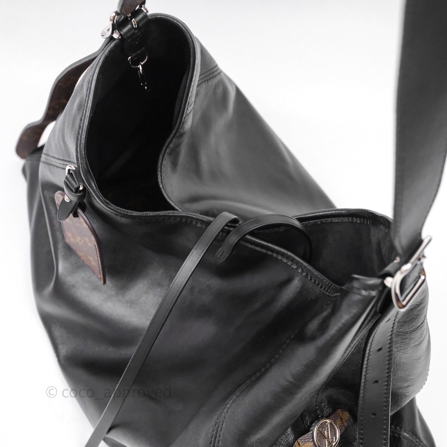 Louis Vuitton CarryAll Vibe MM Black