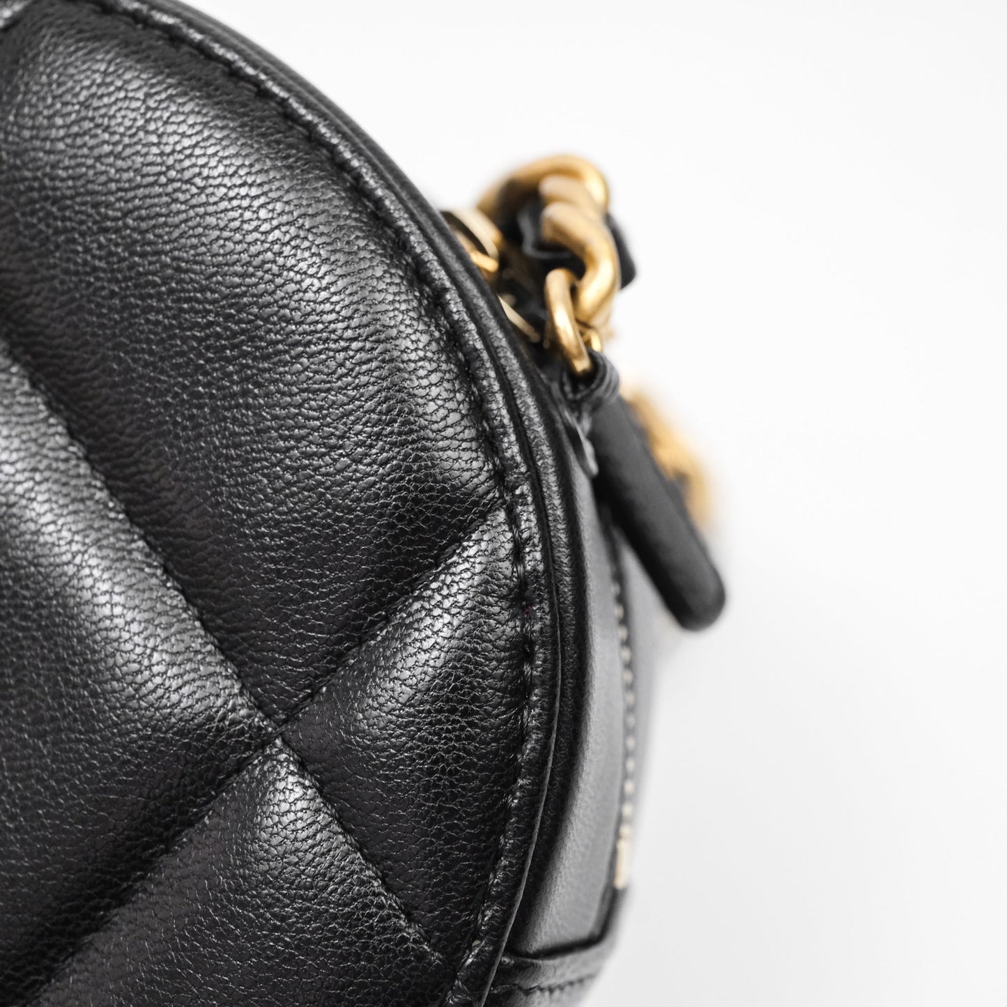 Chanel 19 Round Clutch With Chain Black Mixed Hardware
