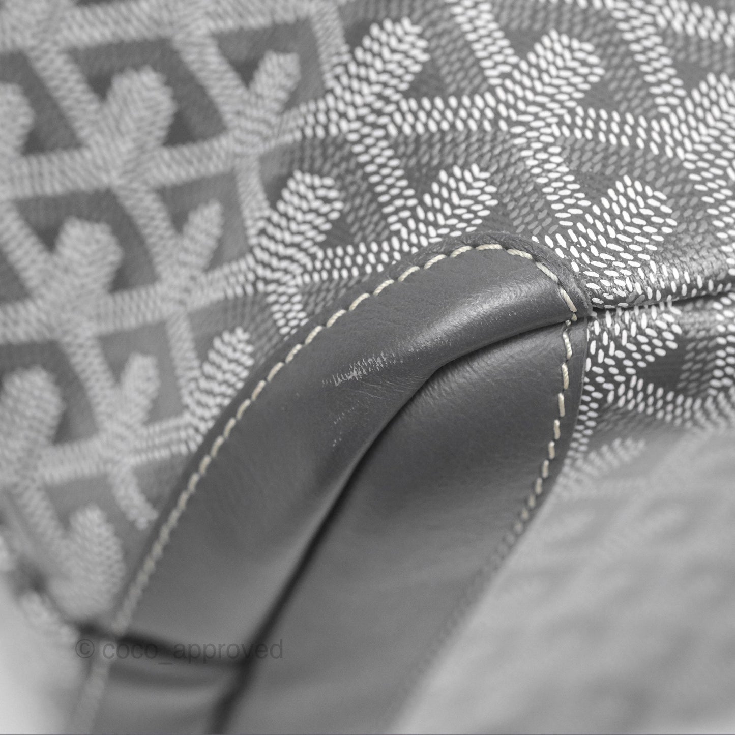Goyard St Artois Tote MM ⁣⁣⁣⁣⁣⁣⁣⁣⁣⁣⁣⁣⁣⁣⁣⁣⁣⁣⁣⁣Grey Canvas