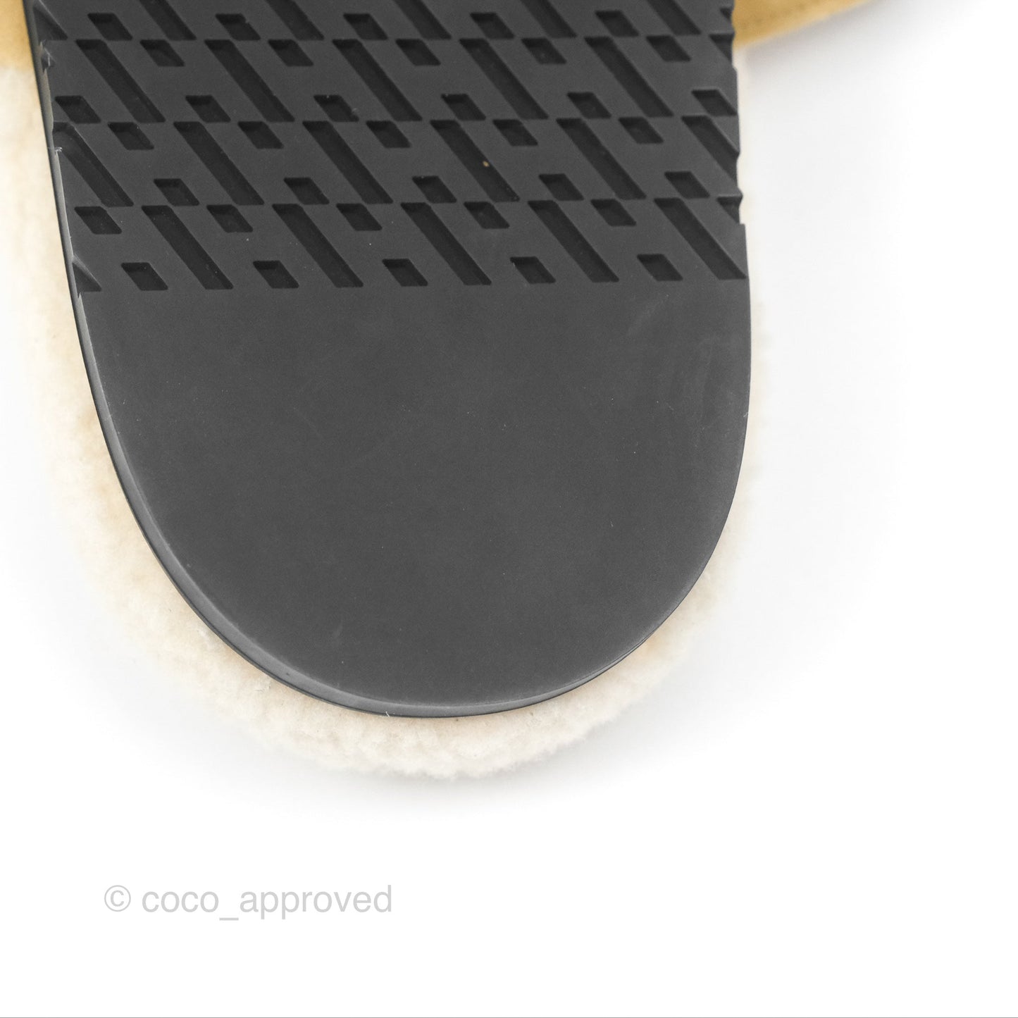 Hermès Chypre Sandal Shearling Beige Albâtre / Écru Suede Goatskin