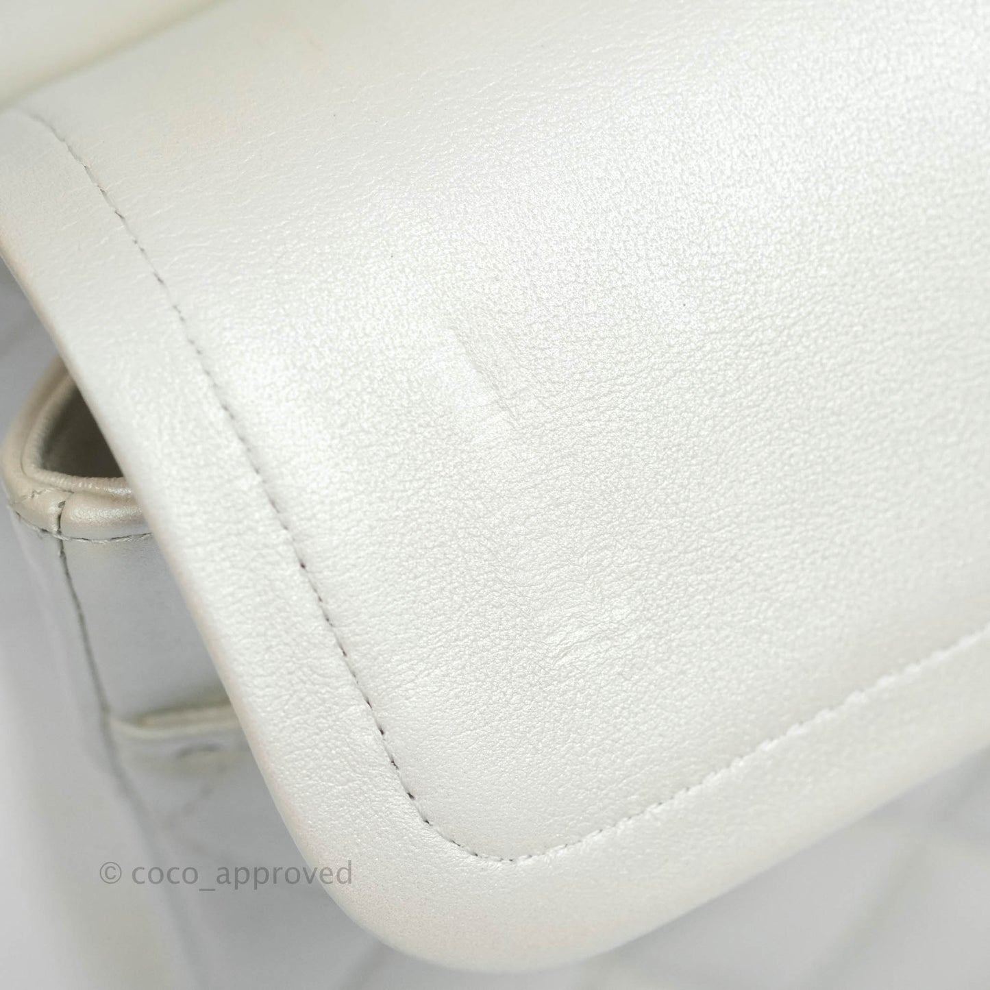Chanel Classic M/L Medium Double Flap Iridescent White Lambskin Gold Hardware