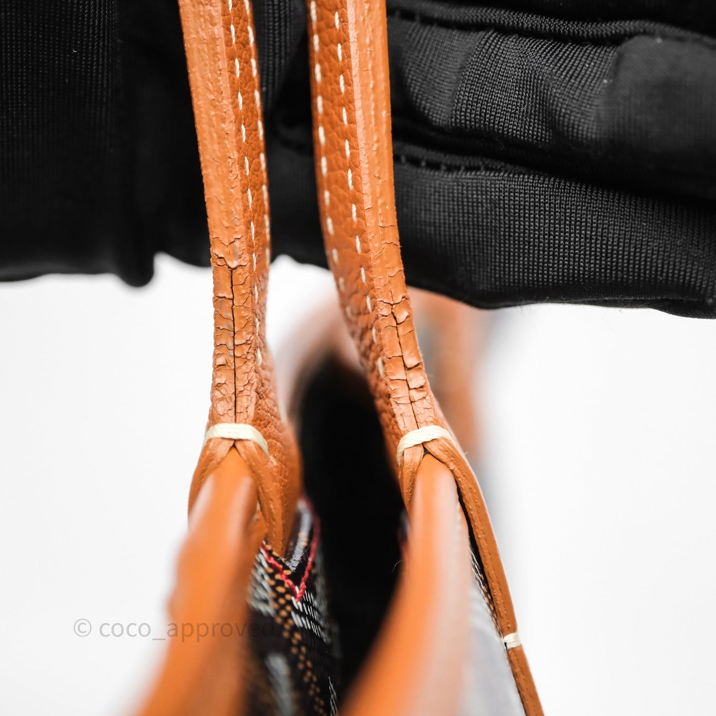 Goyard Artois Tote MM Goyardine Canvas⁣⁣⁣⁣⁣⁣⁣⁣⁣⁣⁣⁣⁣⁣⁣⁣⁣⁣⁣⁣ Tan/Black