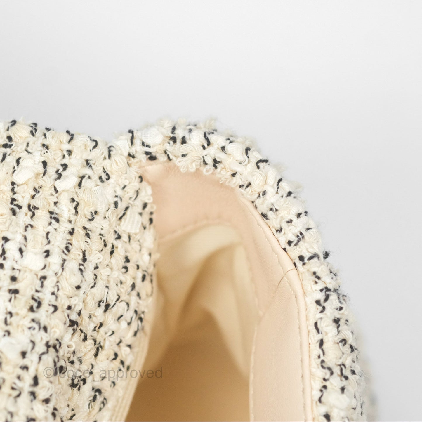 Chanel 19 Small Tweed Oreo Cream Mixed Hardware