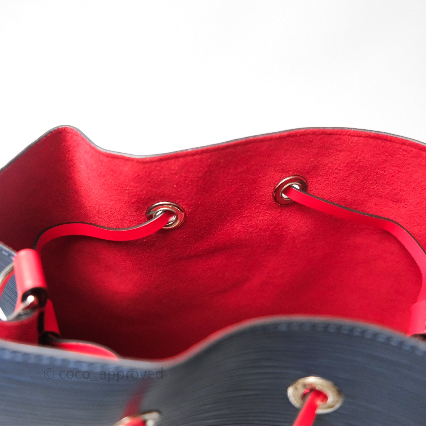 Louis Vuitton Neonoe MM Navy / Red Epi