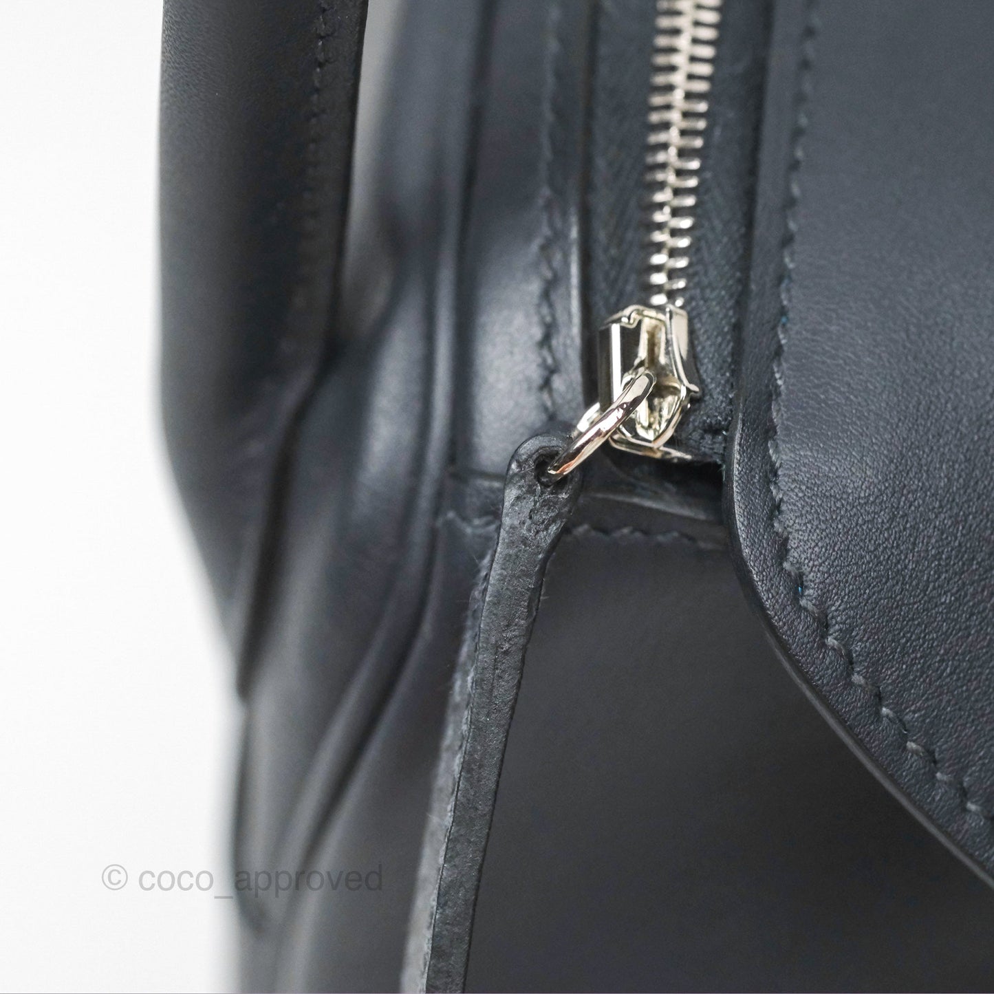 Hermès Lindy 26 Caban/Bleu Frida Swift Palladium Hardware