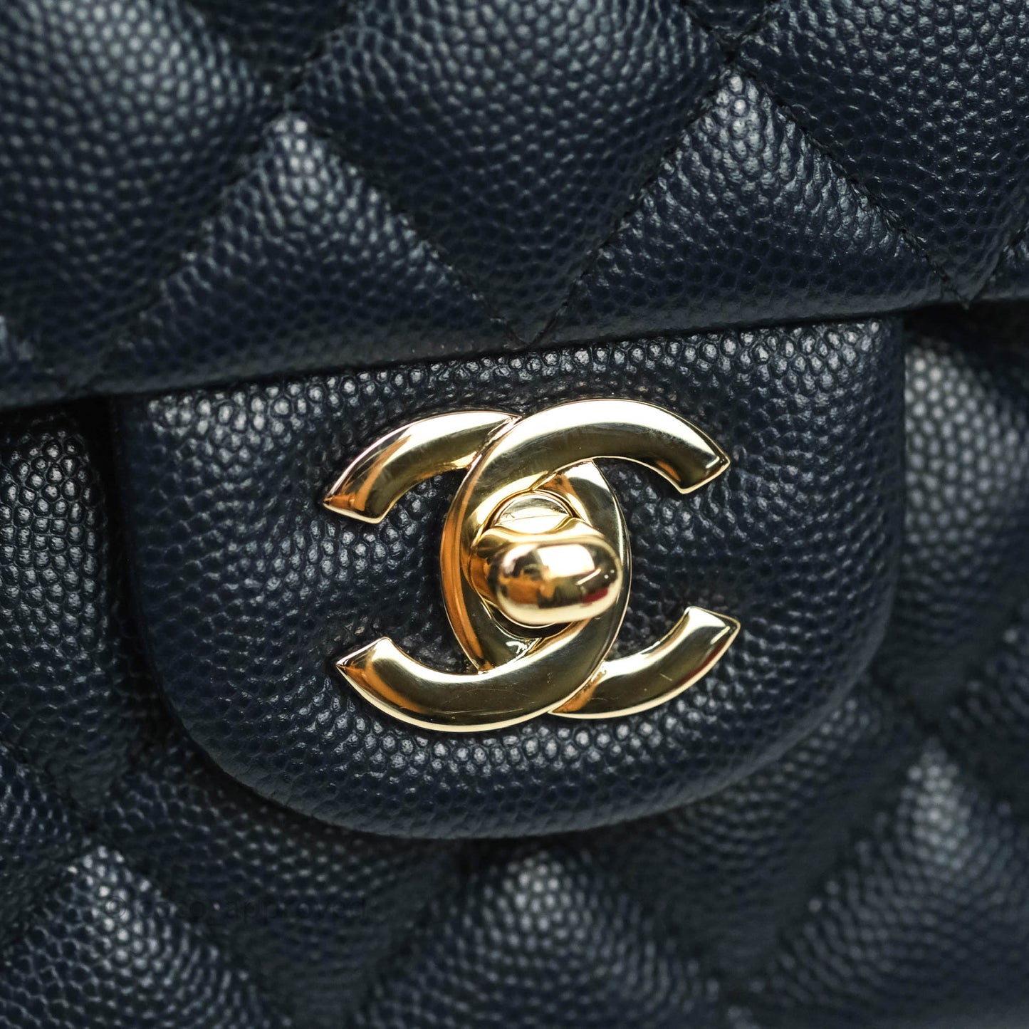 Chanel Quilted M/L Medium Double Flap Navy Caviar Gold Hardware