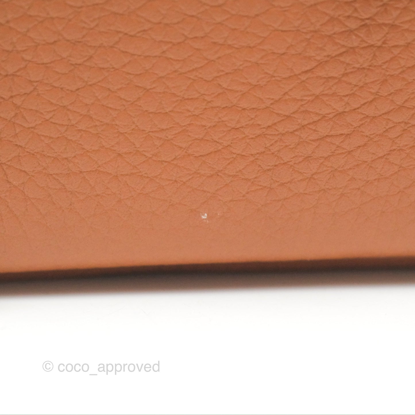 Hermès Lindy 26 Gold Taurillon Clemence Gold Hardware
