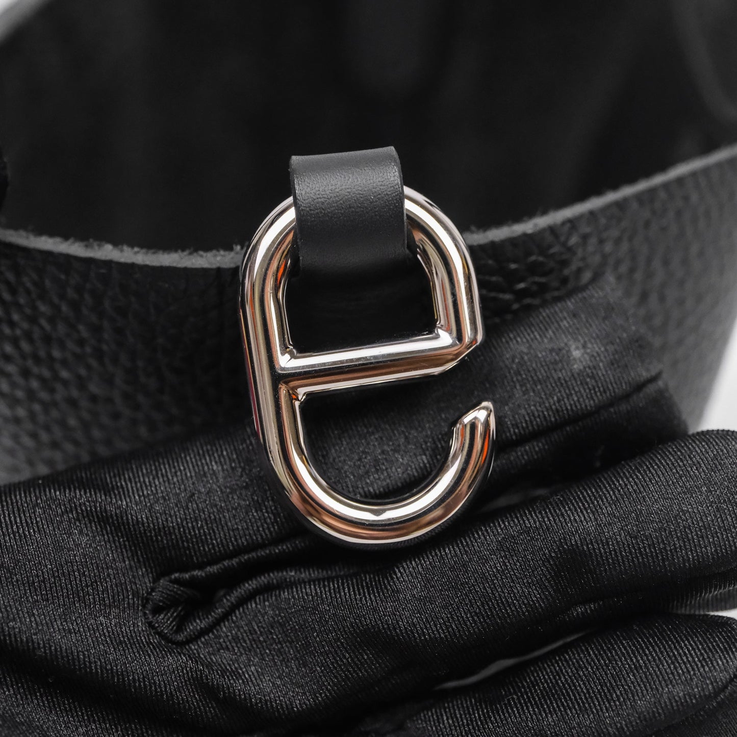 Hermes In-The-Loop 18 Black Noir 89 Clemence Palladium Hardware